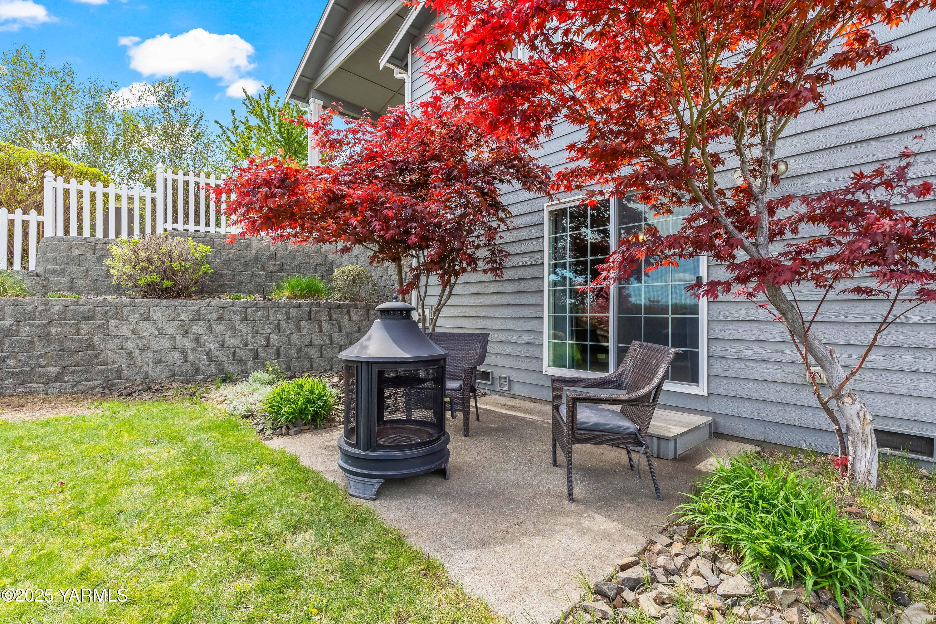 Selah, Washington 98942, United States, 4 Bedrooms Bedrooms, ,3 BathroomsBathrooms,Residential,Pending,120118