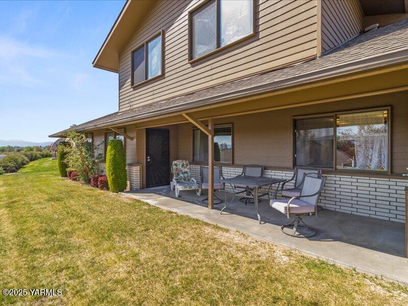 Yakima, Washington 98908, United States, 3 Bedrooms Bedrooms, ,3 BathroomsBathrooms,Residential,Active,116540