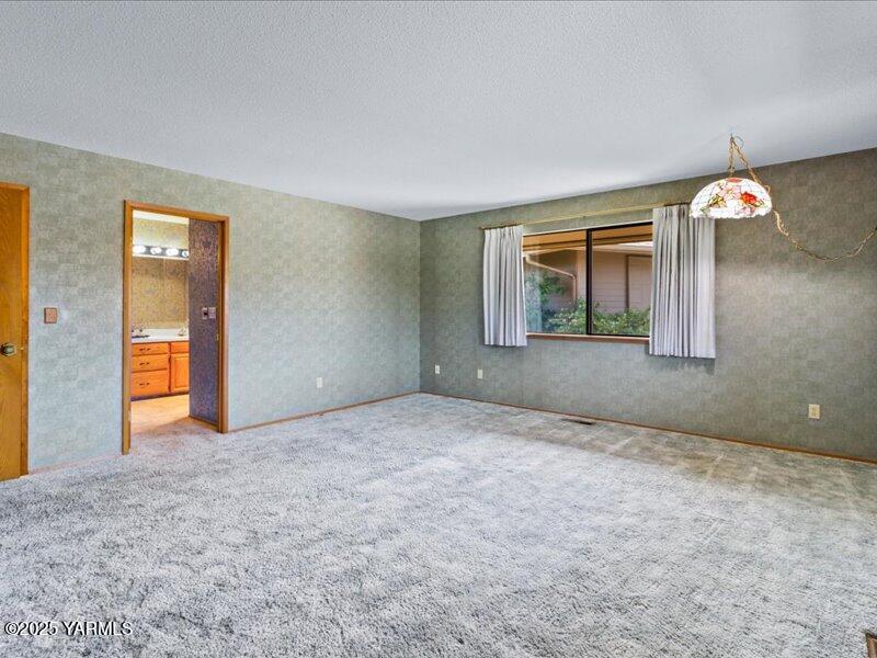 Yakima, Washington 98908, United States, 3 Bedrooms Bedrooms, ,3 BathroomsBathrooms,Residential,Active,116540