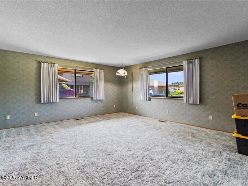 Yakima, Washington 98908, United States, 3 Bedrooms Bedrooms, ,3 BathroomsBathrooms,Residential,Active,116540