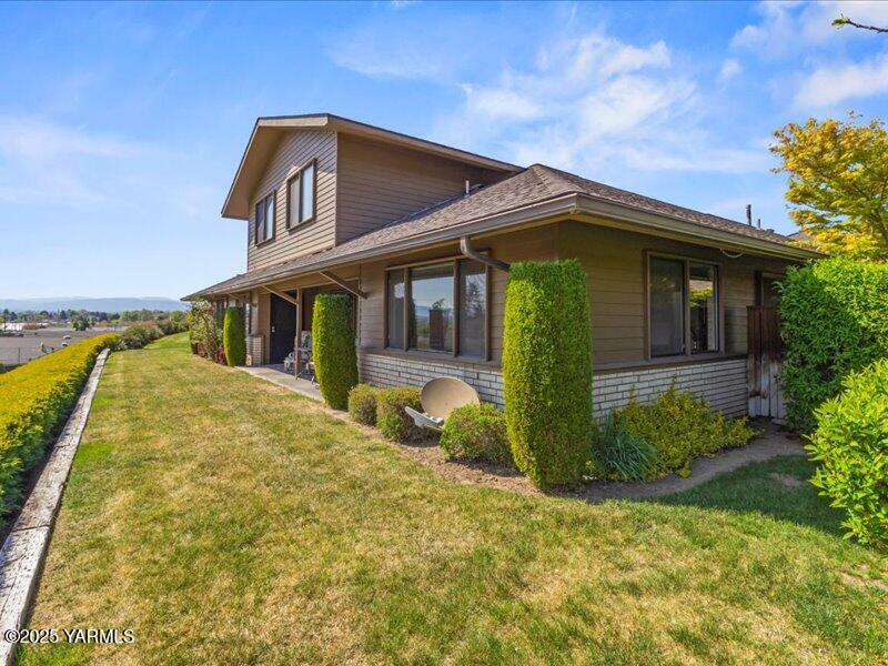 Yakima, Washington 98908, United States, 3 Bedrooms Bedrooms, ,3 BathroomsBathrooms,Residential,Active,116540