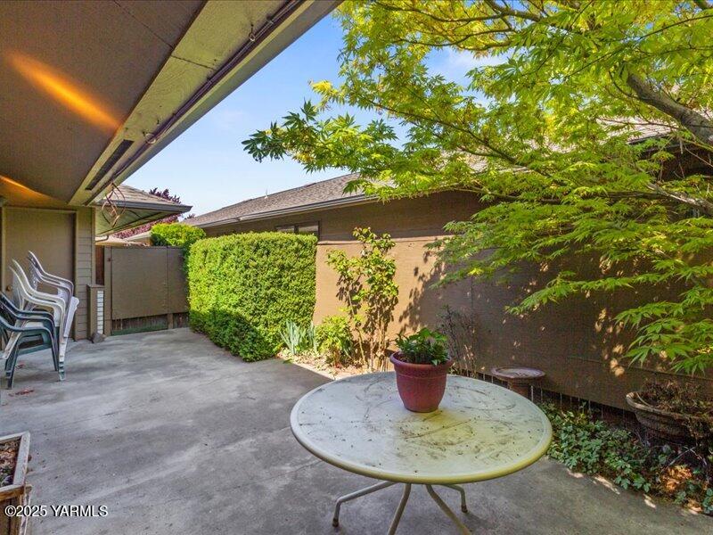 Yakima, Washington 98908, United States, 3 Bedrooms Bedrooms, ,3 BathroomsBathrooms,Residential,Active,116540