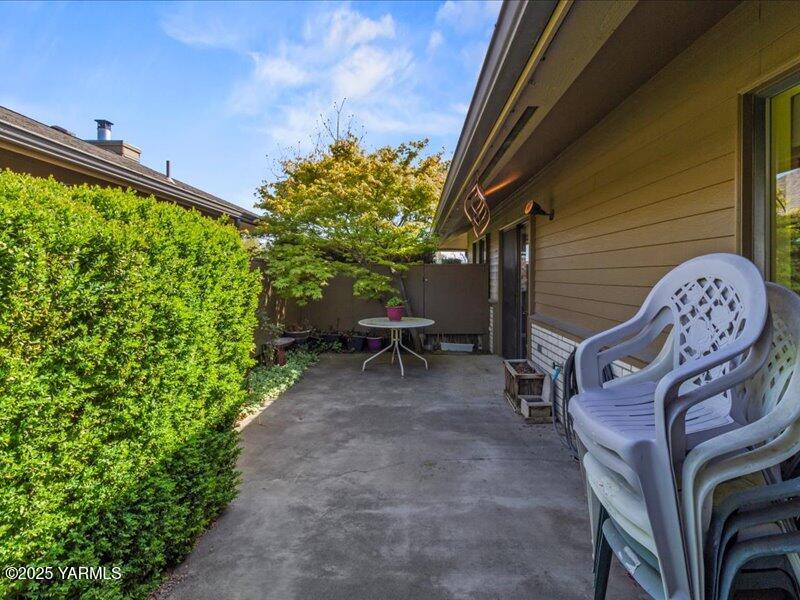 Yakima, Washington 98908, United States, 3 Bedrooms Bedrooms, ,3 BathroomsBathrooms,Residential,Active,116540