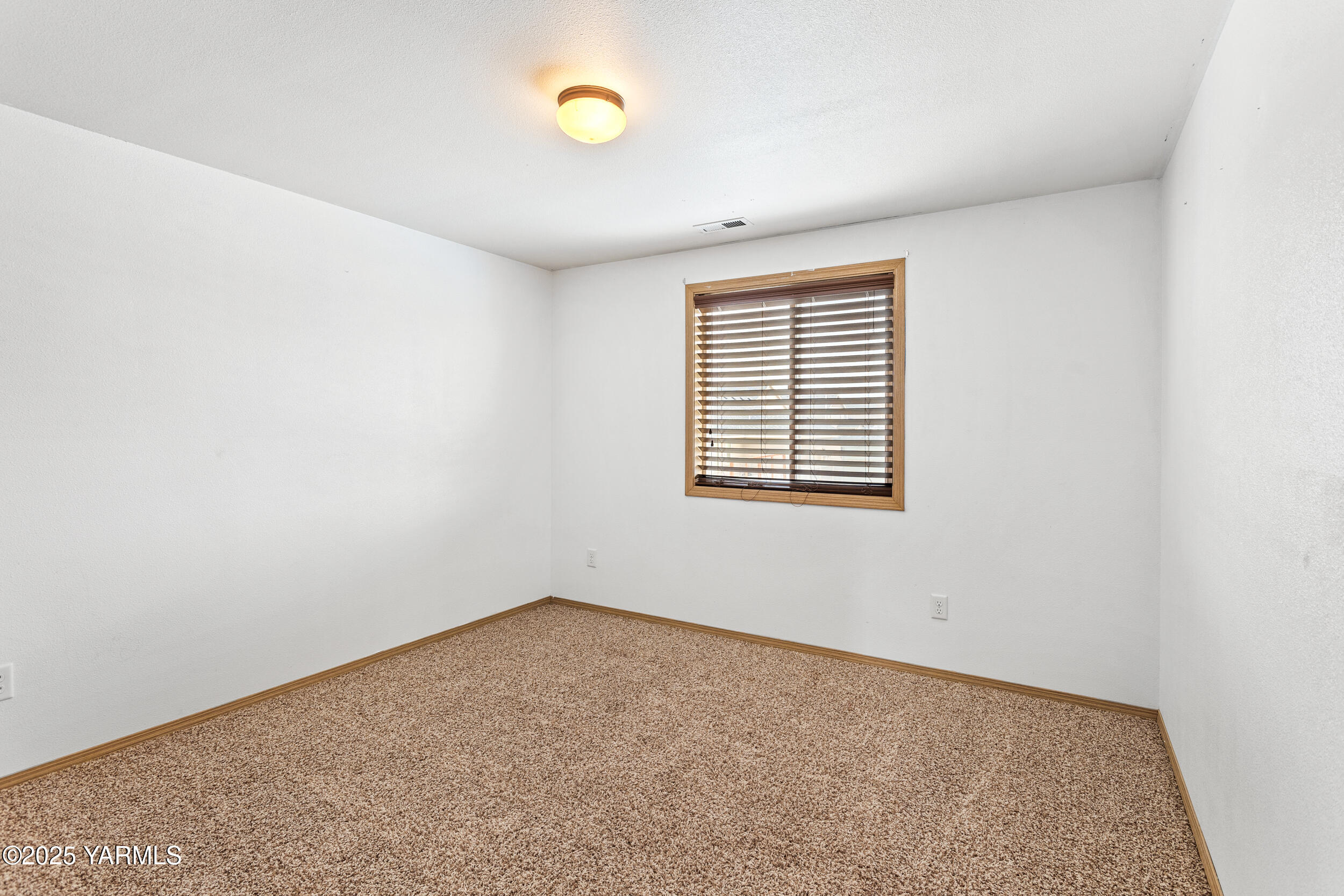 Moxee, Washington 98936, United States, 4 Bedrooms Bedrooms, ,3 BathroomsBathrooms,Residential,Pending,6123