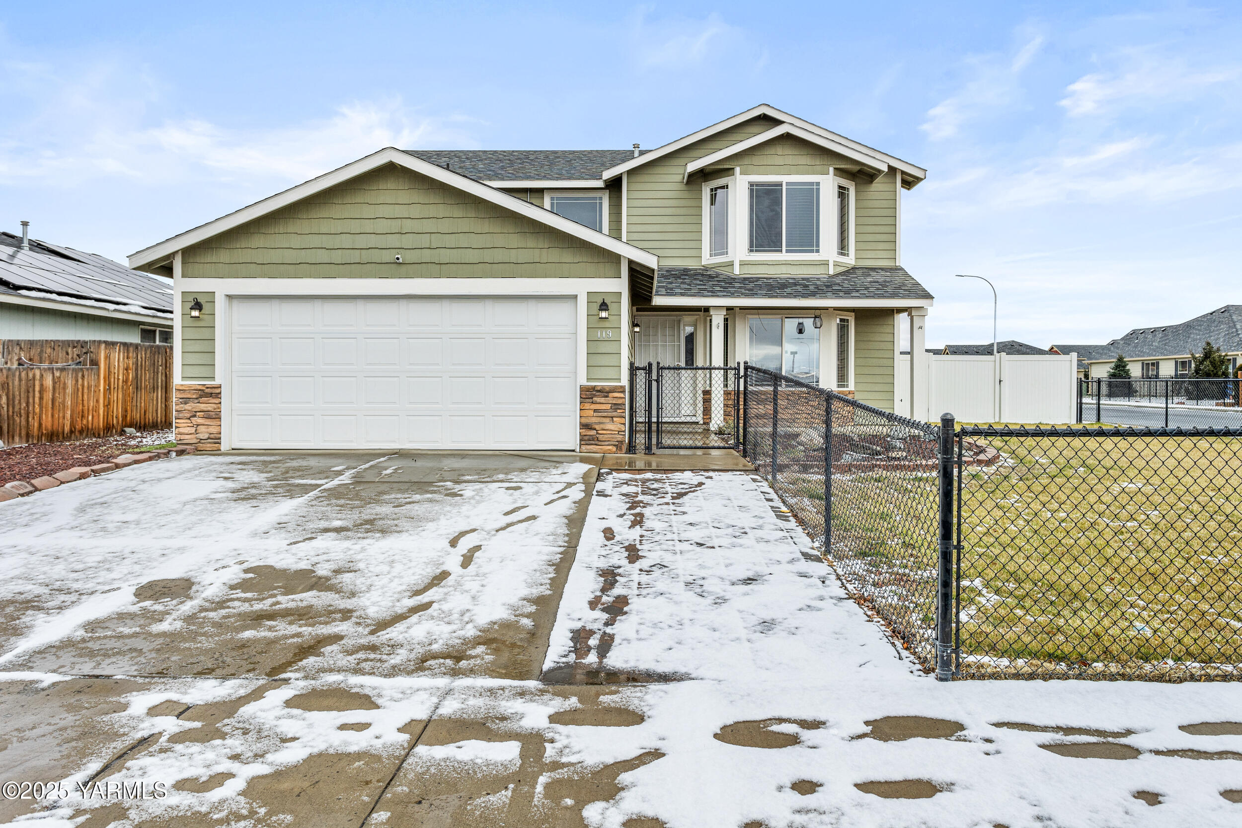 Moxee, Washington 98936, United States, 4 Bedrooms Bedrooms, ,3 BathroomsBathrooms,Residential,Pending,6123