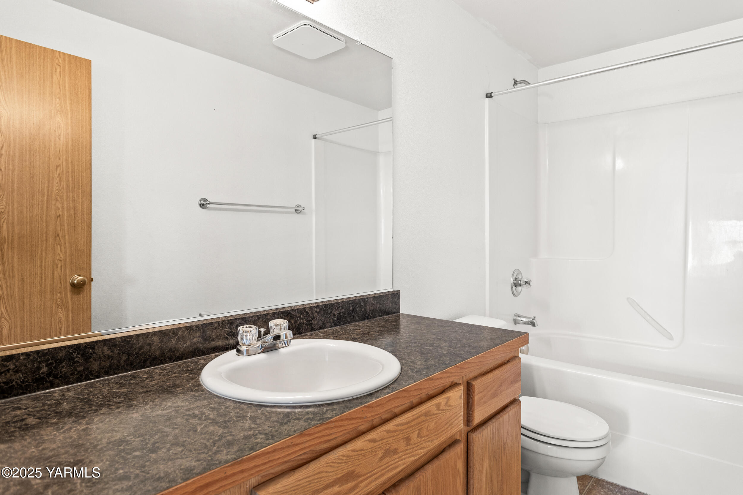 Moxee, Washington 98936, United States, 4 Bedrooms Bedrooms, ,3 BathroomsBathrooms,Residential,Pending,6123