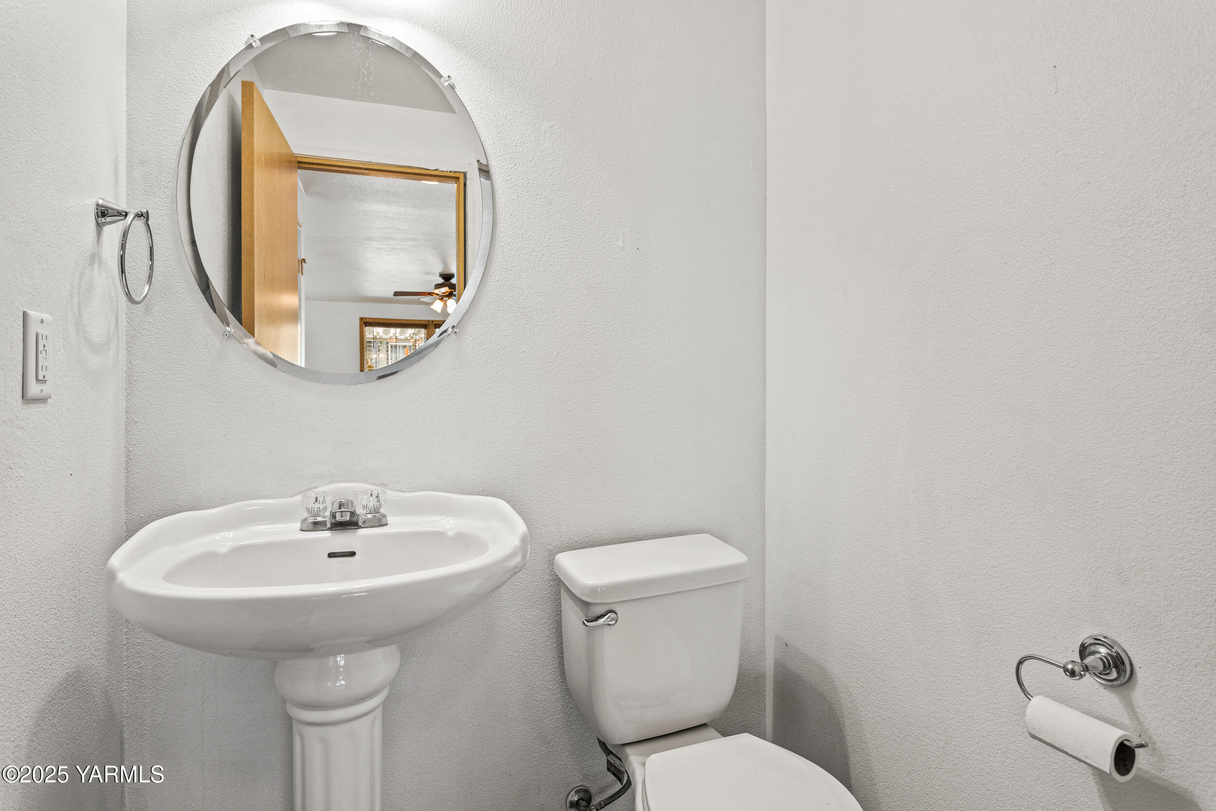 Moxee, Washington 98936, United States, 4 Bedrooms Bedrooms, ,3 BathroomsBathrooms,Residential,Pending,6123