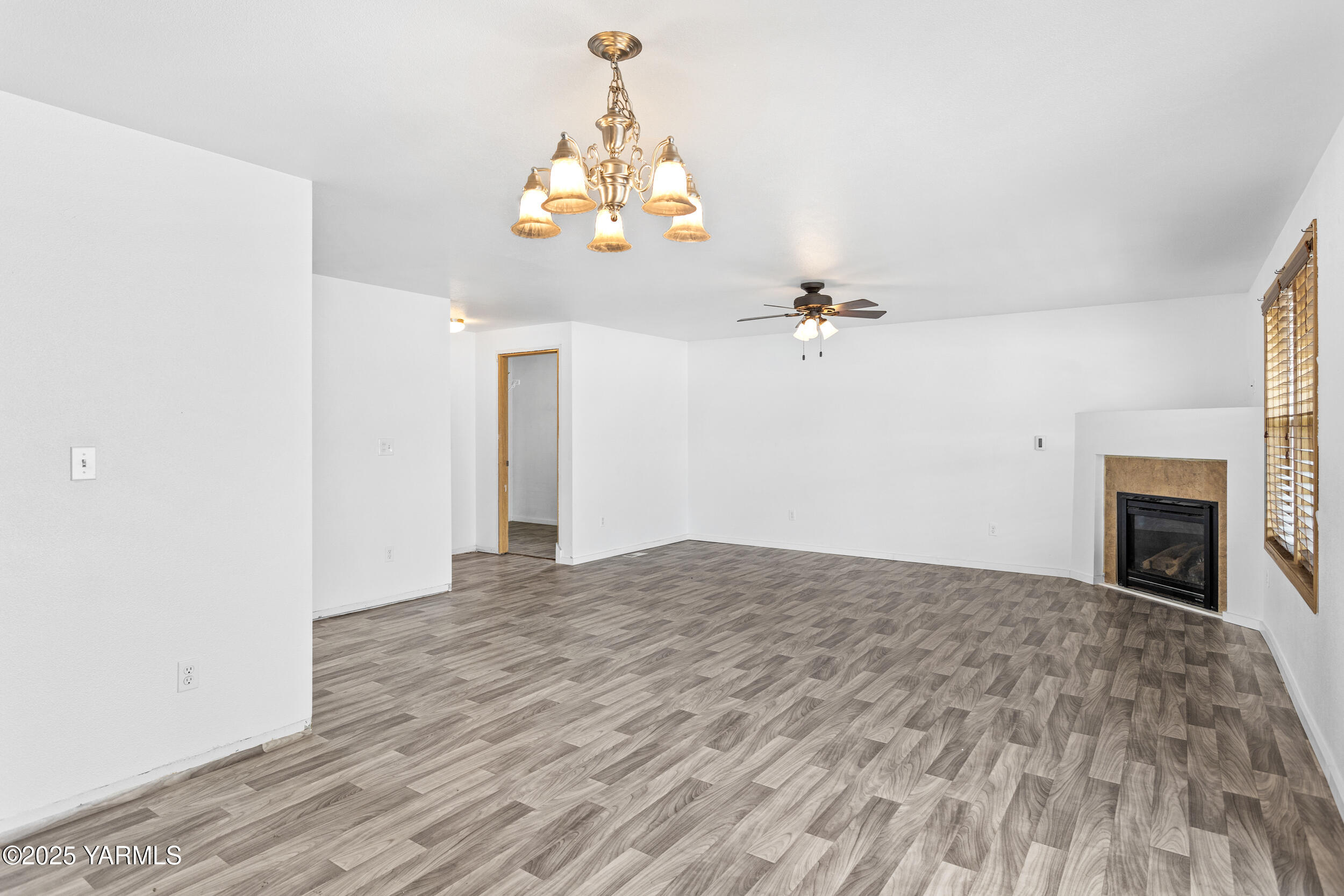 Moxee, Washington 98936, United States, 4 Bedrooms Bedrooms, ,3 BathroomsBathrooms,Residential,Pending,6123