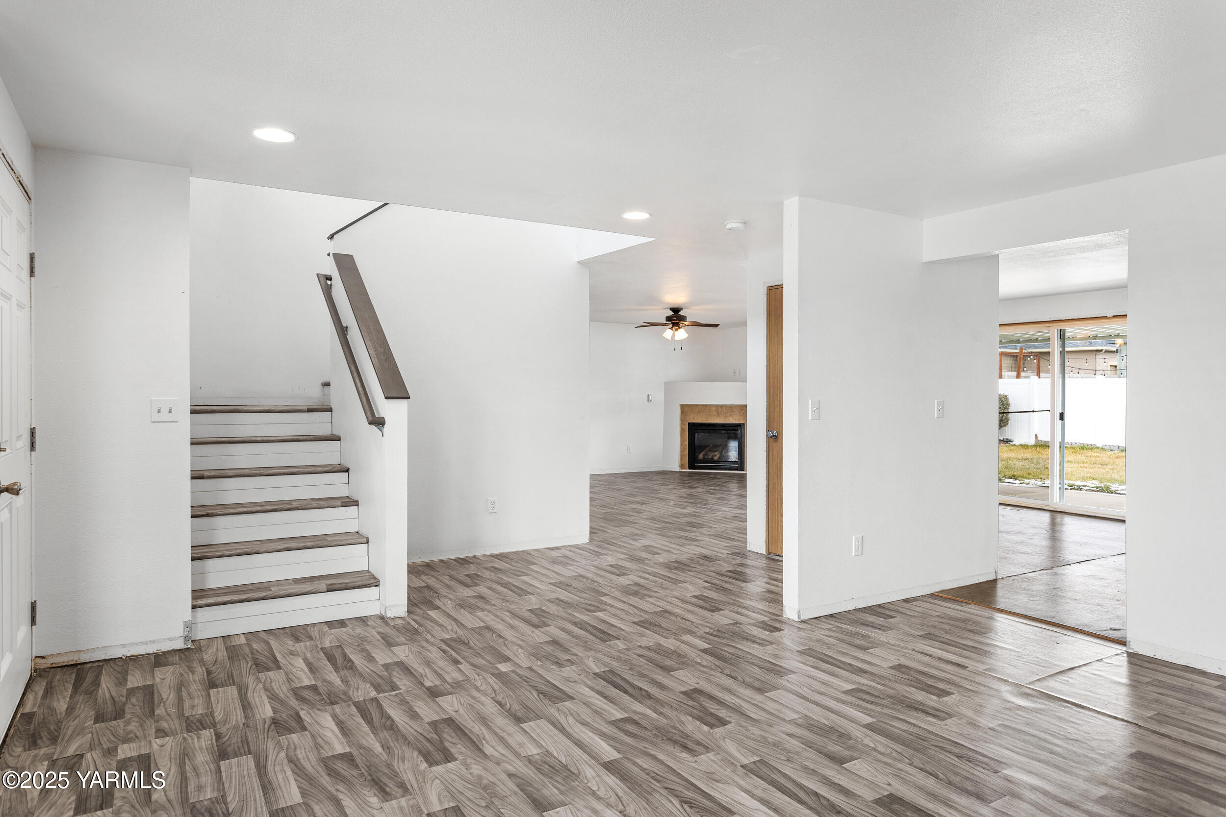 Moxee, Washington 98936, United States, 4 Bedrooms Bedrooms, ,3 BathroomsBathrooms,Residential,Pending,6123