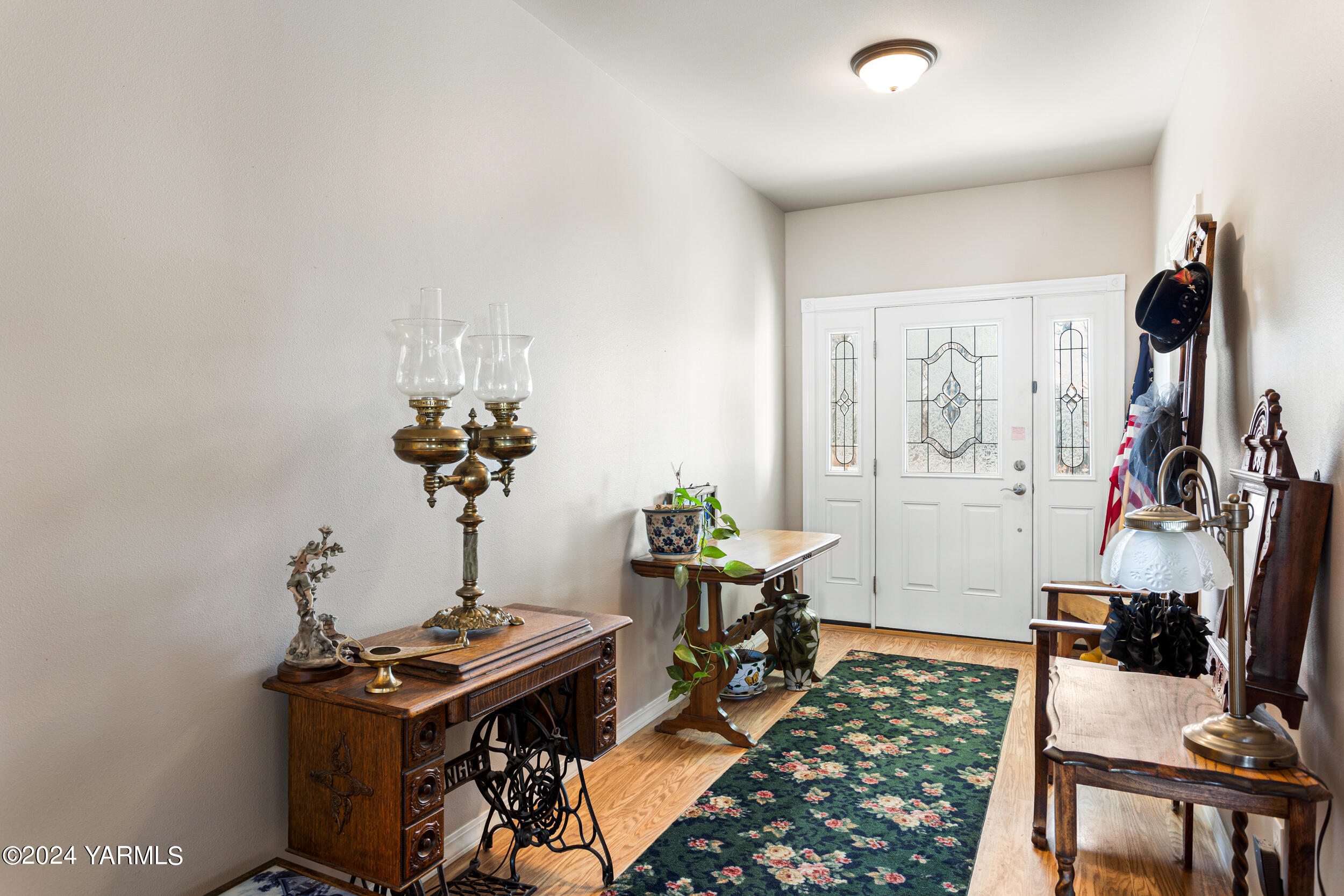 Yakima, Washington 98908, United States, 4 Bedrooms Bedrooms, ,3 BathroomsBathrooms,Residential,Pending,39026