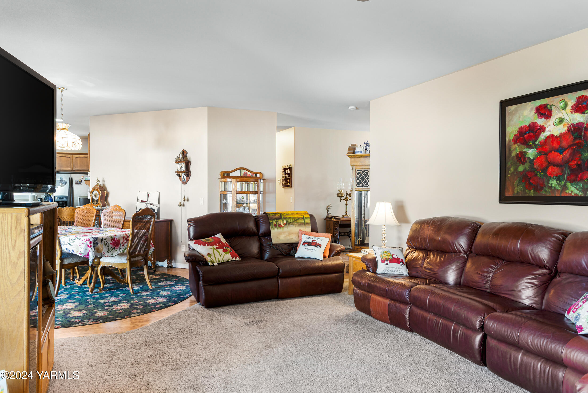 Yakima, Washington 98908, United States, 4 Bedrooms Bedrooms, ,3 BathroomsBathrooms,Residential,Pending,39026