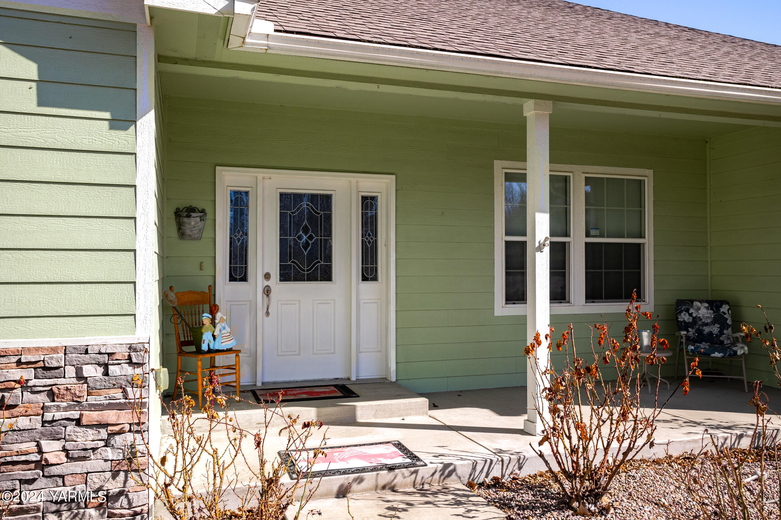 Yakima, Washington 98908, United States, 4 Bedrooms Bedrooms, ,3 BathroomsBathrooms,Residential,Pending,39026