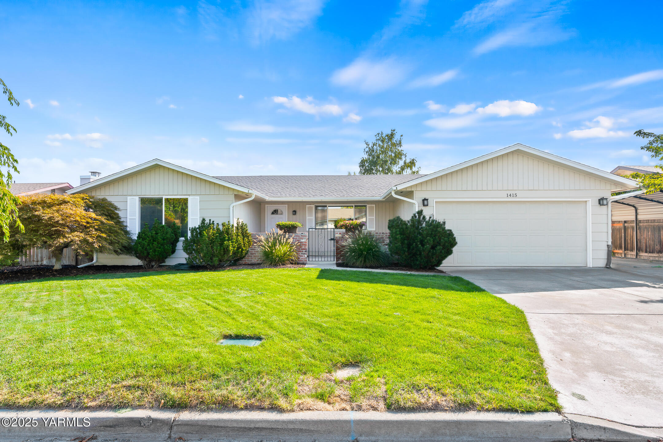 Yakima, Washington 98902, United States, 4 Bedrooms Bedrooms, ,2 BathroomsBathrooms,Residential,Pending,210263