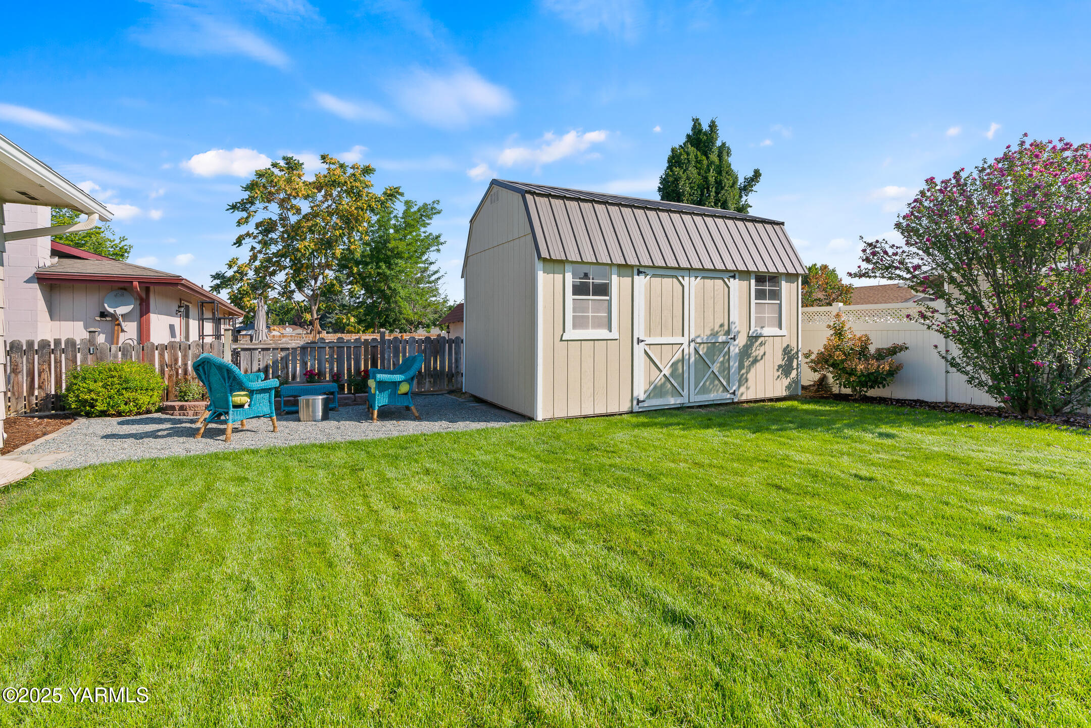 Yakima, Washington 98902, United States, 4 Bedrooms Bedrooms, ,2 BathroomsBathrooms,Residential,Pending,210263