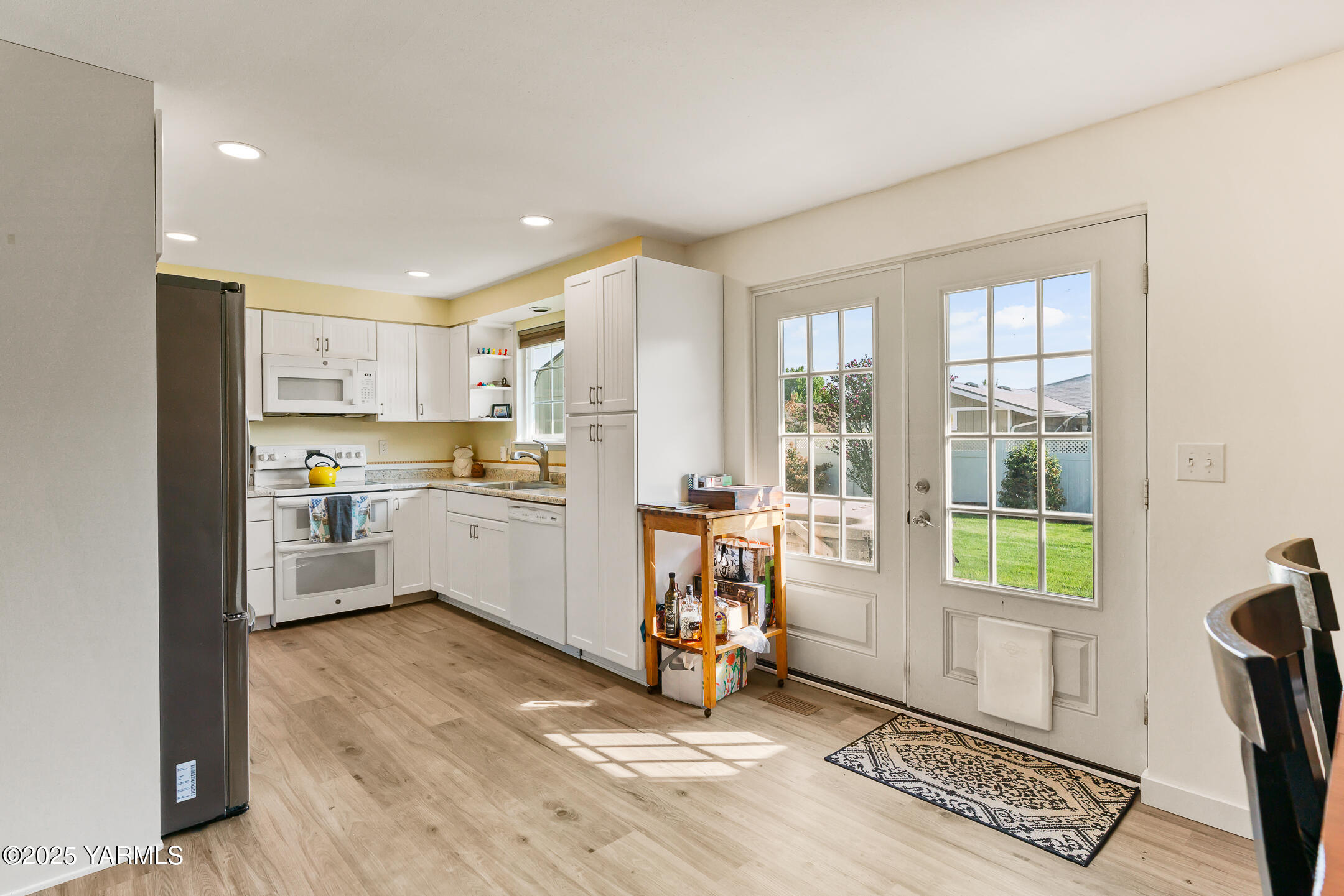 Yakima, Washington 98902, United States, 4 Bedrooms Bedrooms, ,2 BathroomsBathrooms,Residential,Pending,210263