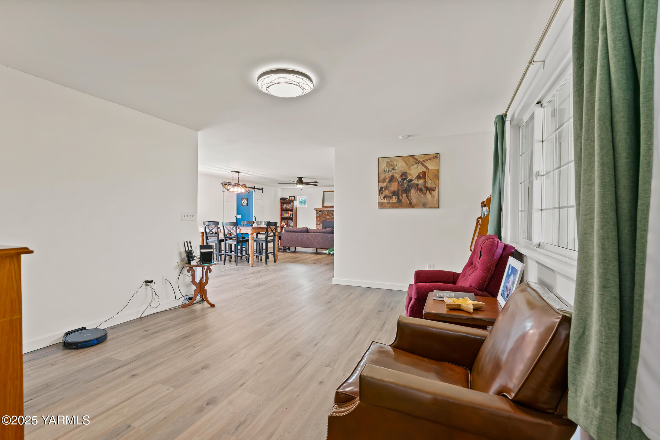 Yakima, Washington 98902, United States, 4 Bedrooms Bedrooms, ,2 BathroomsBathrooms,Residential,Pending,210263