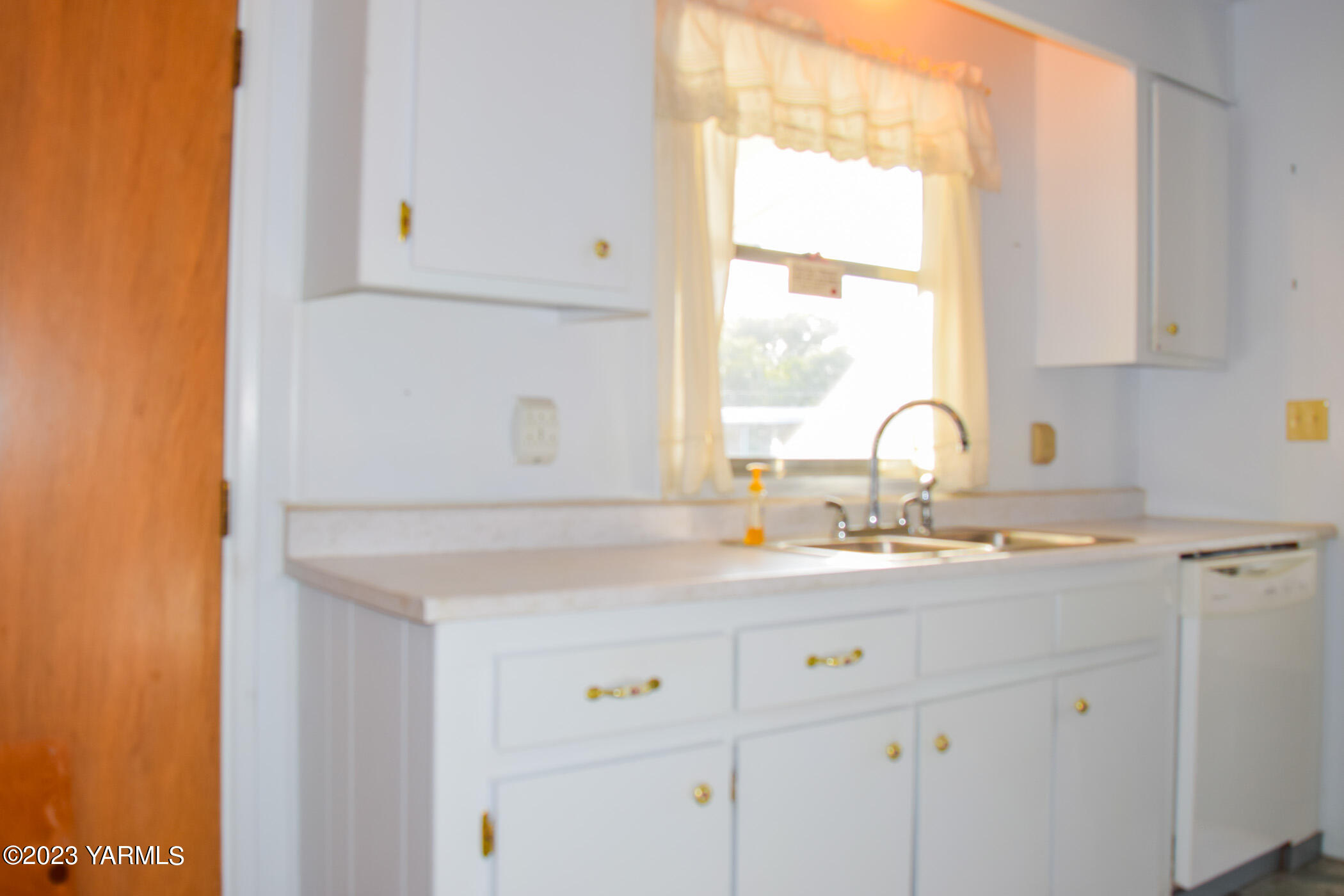 Yakima, Washington 98902, United States, 2 Bedrooms Bedrooms, ,2 BathroomsBathrooms,Residential,Active,69590