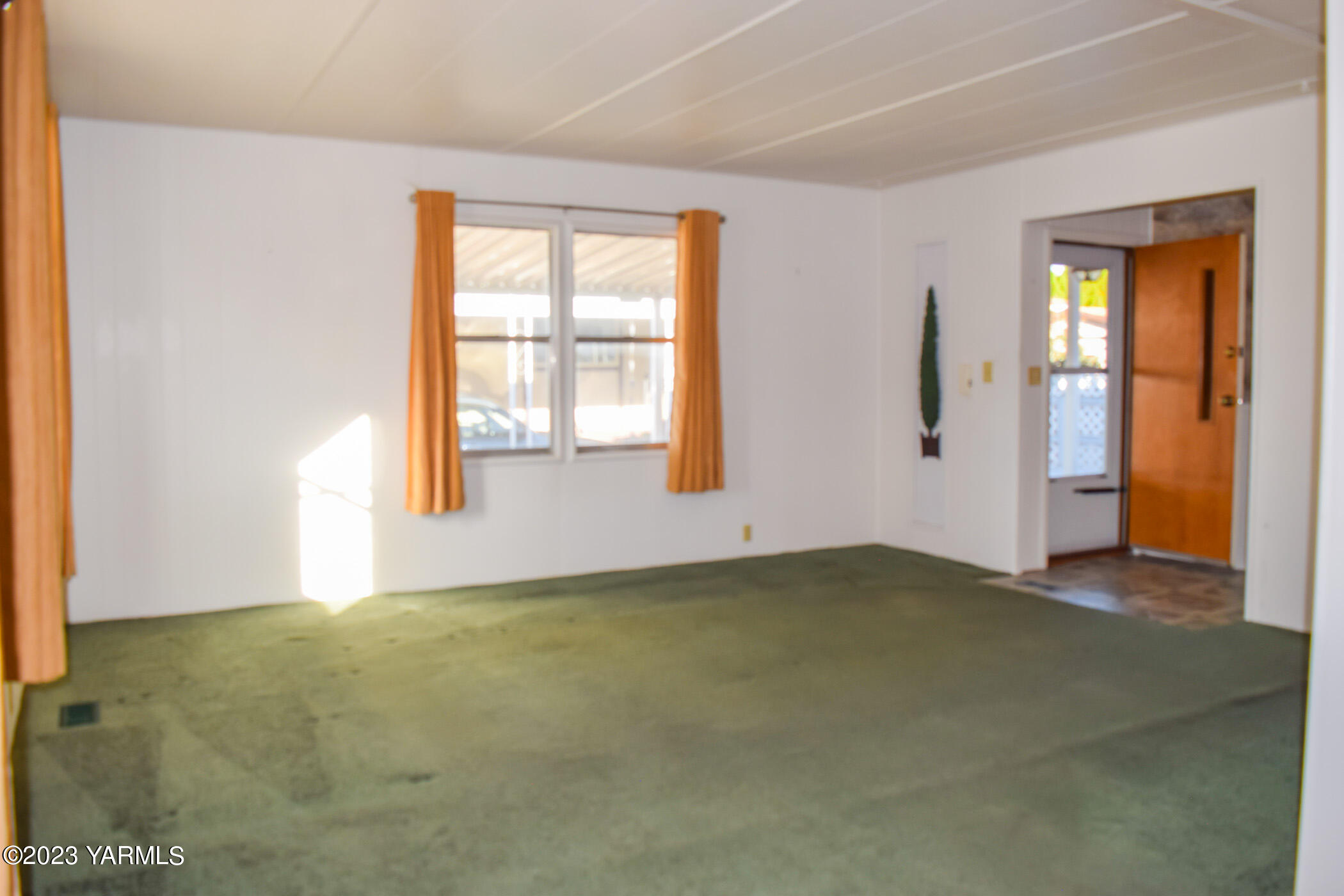 Yakima, Washington 98902, United States, 2 Bedrooms Bedrooms, ,2 BathroomsBathrooms,Residential,Active,69590