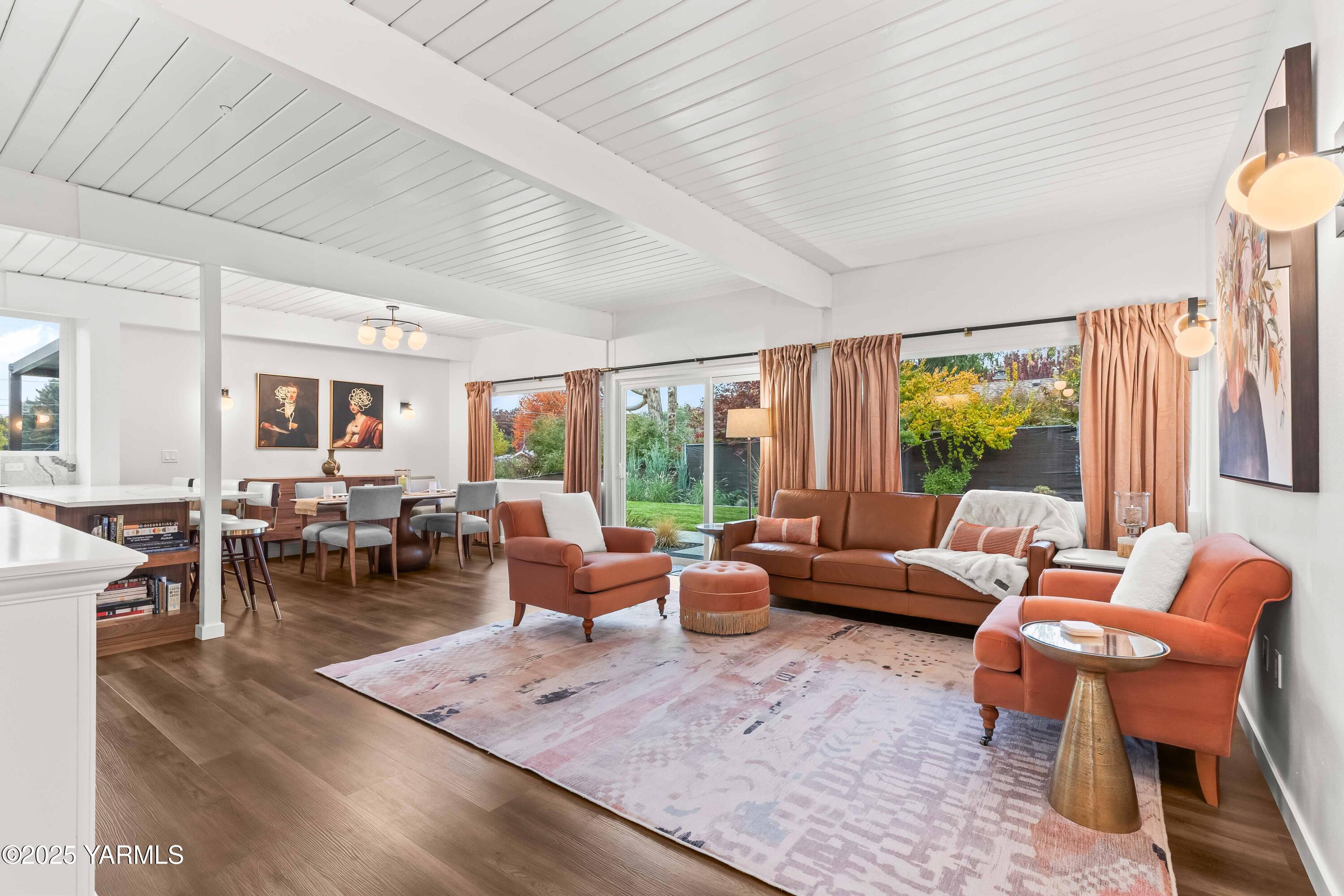 Yakima, Washington 98902, United States, 2 Bedrooms Bedrooms, ,1 BathroomBathrooms,Residential,Active,243321