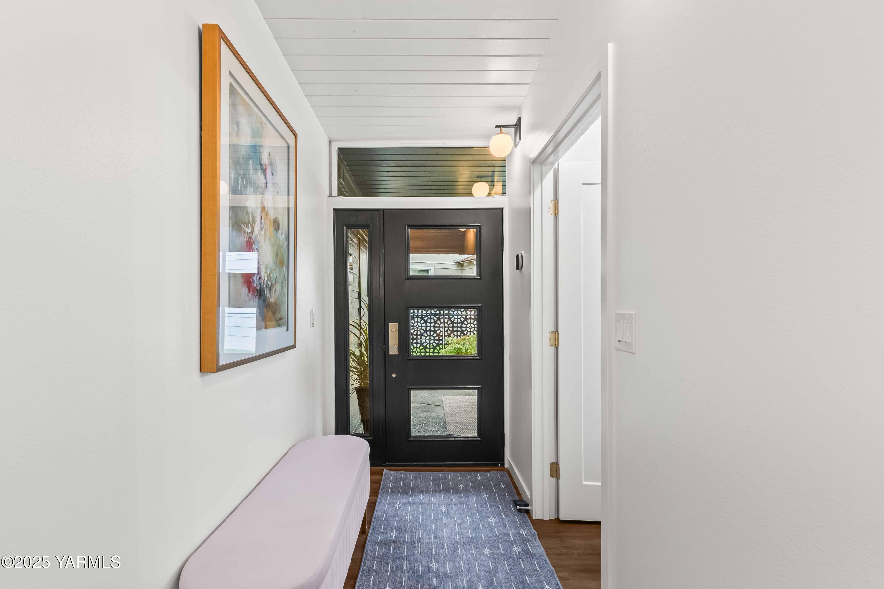 Yakima, Washington 98902, United States, 2 Bedrooms Bedrooms, ,1 BathroomBathrooms,Residential,Active,243321