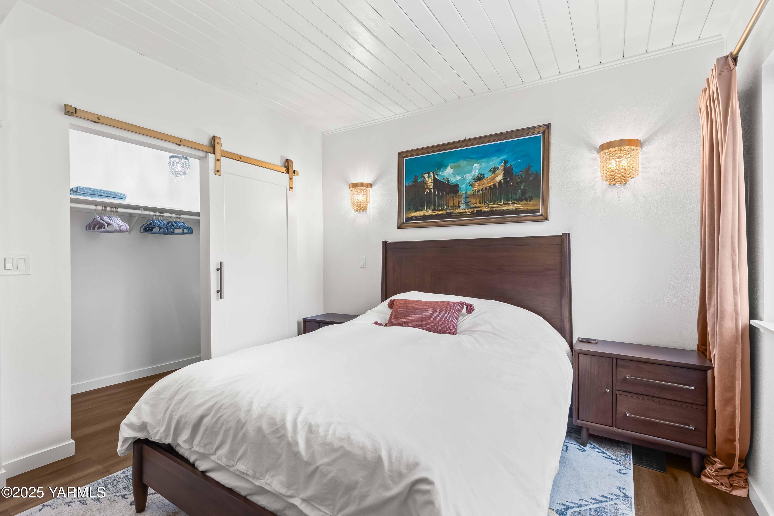 Yakima, Washington 98902, United States, 2 Bedrooms Bedrooms, ,1 BathroomBathrooms,Residential,Active,243321