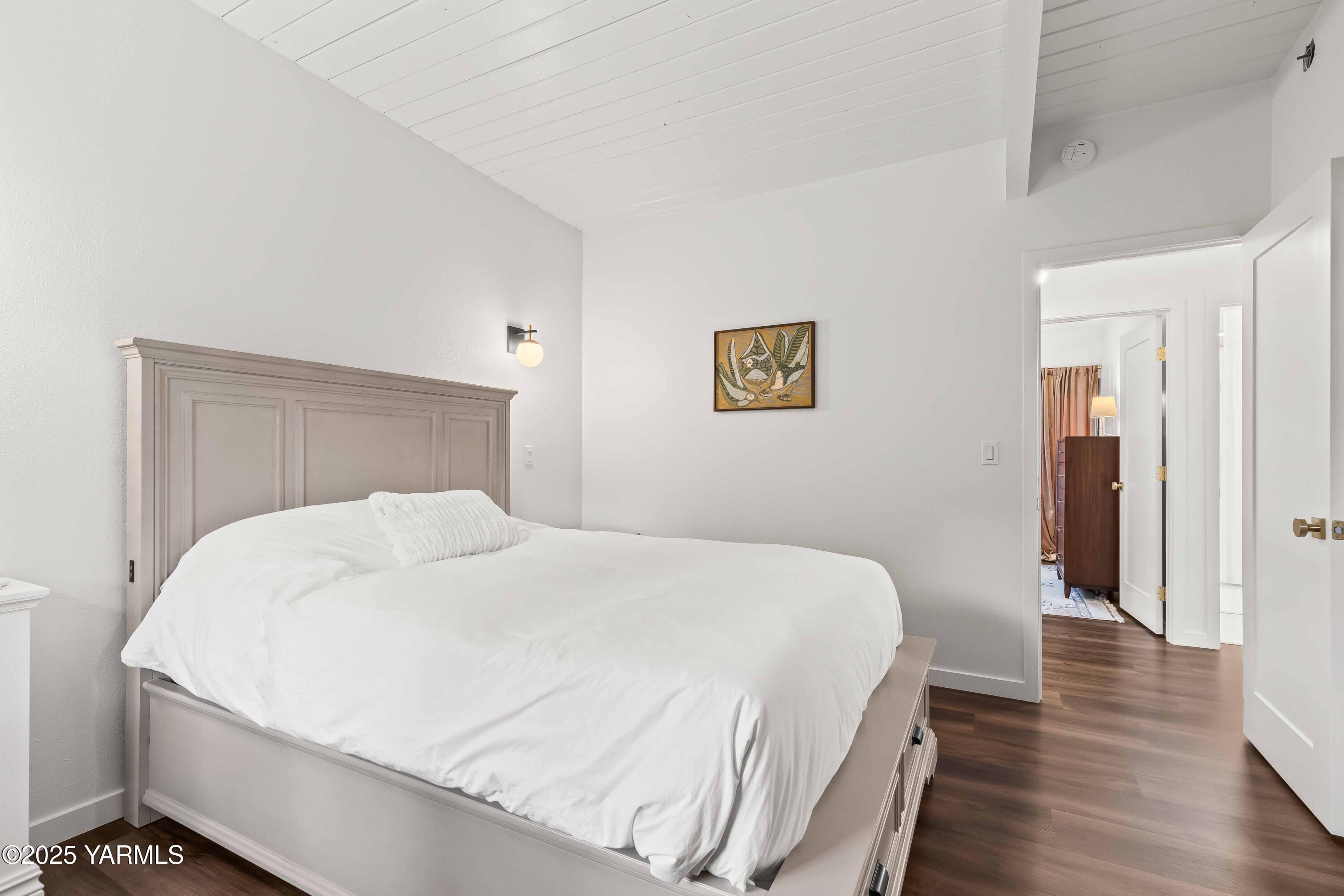 Yakima, Washington 98902, United States, 2 Bedrooms Bedrooms, ,1 BathroomBathrooms,Residential,Active,243321