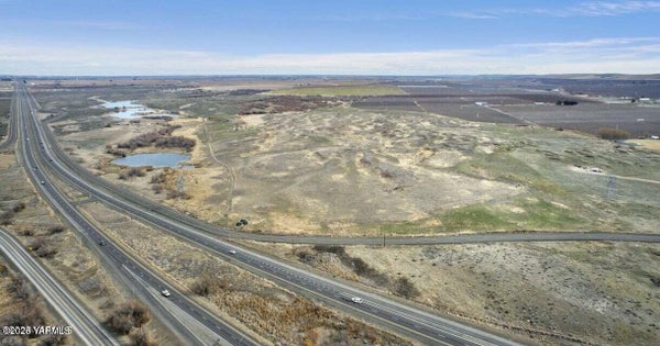 20997 S FRONTAGE RD W, QUINCY, WA 98848 - Image 643ff9b3198fc4591df61eb5e85c85d7/3554215977