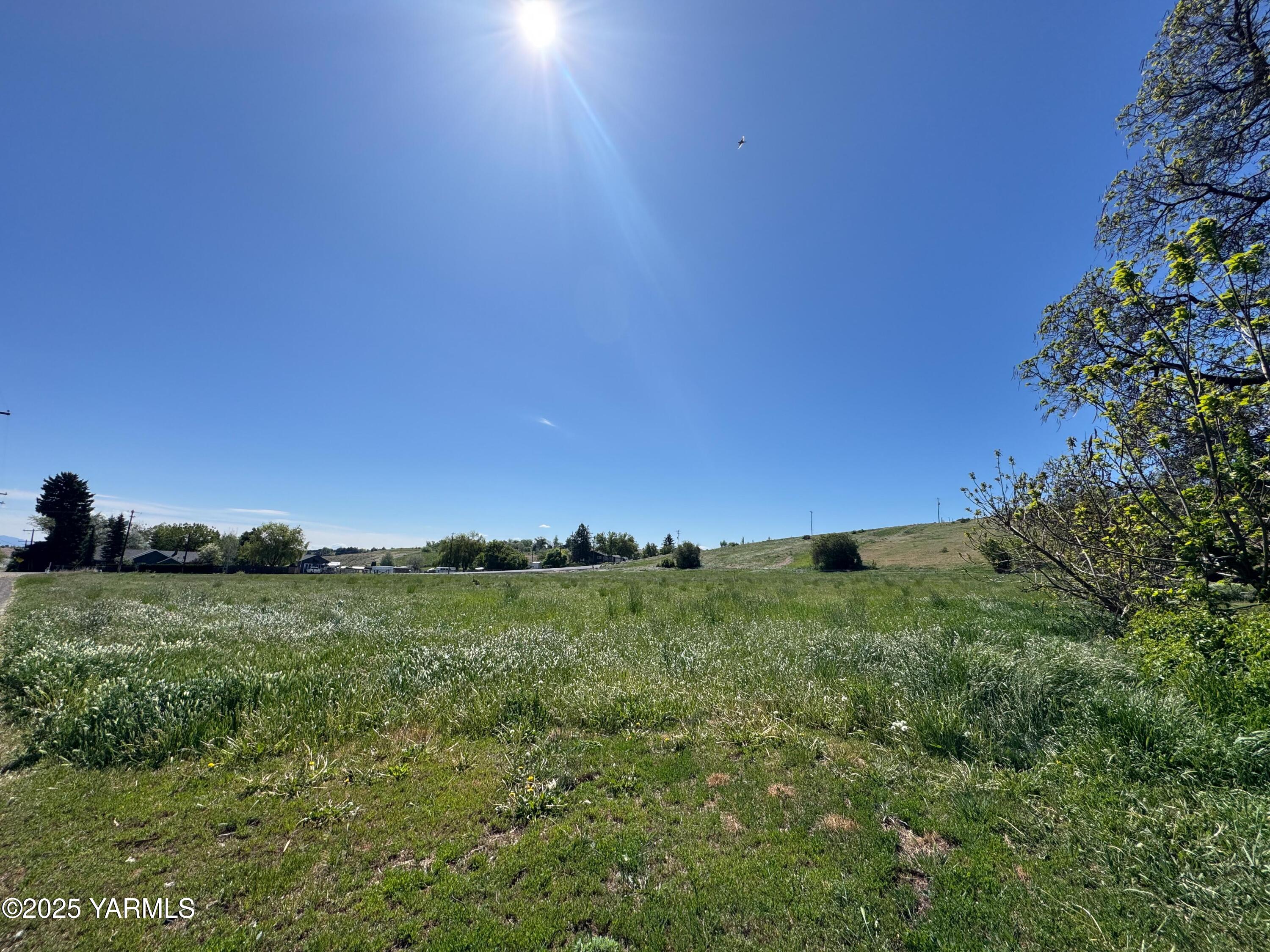 Yakima, Washington 98908, United States, 2 Bedrooms Bedrooms, ,1 BathroomBathrooms,Residential,Pending,133216