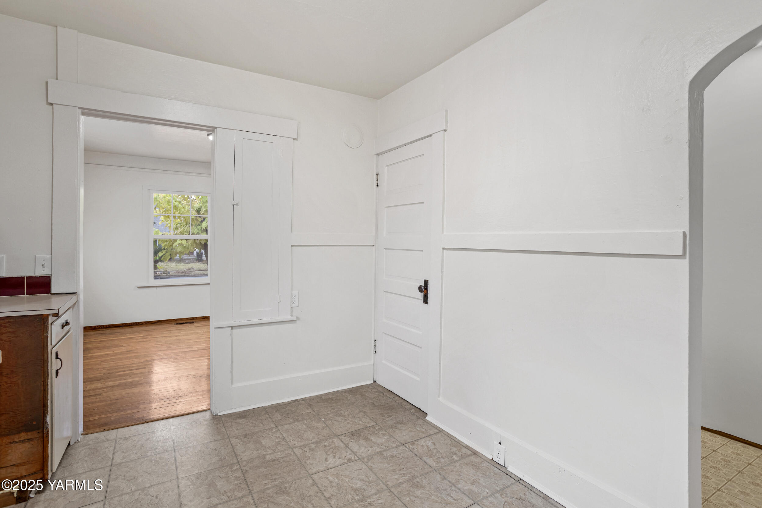 Yakima, Washington 98902, United States, 4 Bedrooms Bedrooms, ,2 BathroomsBathrooms,Residential,Active,238956