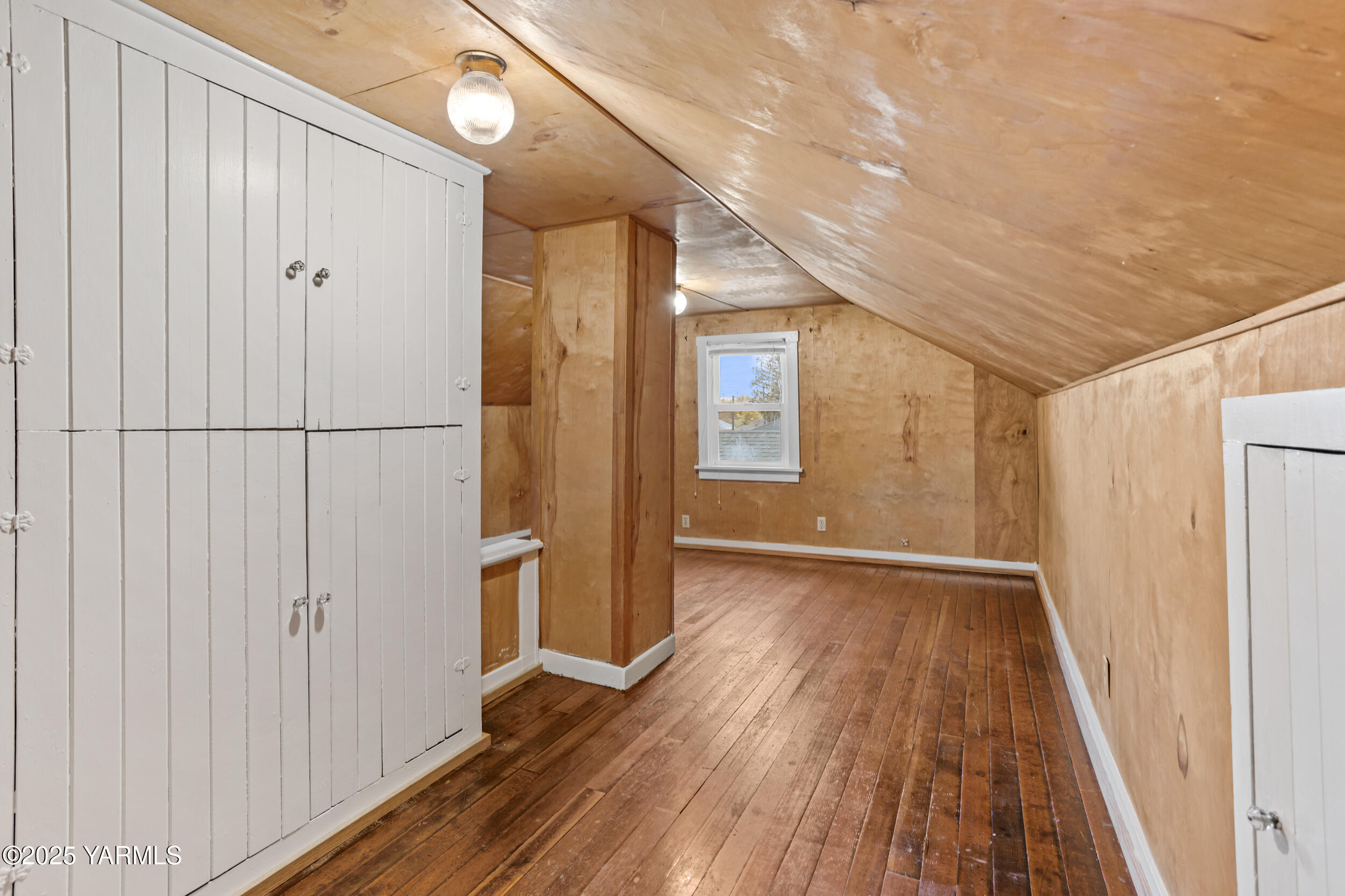 Yakima, Washington 98902, United States, 4 Bedrooms Bedrooms, ,2 BathroomsBathrooms,Residential,Active,238956