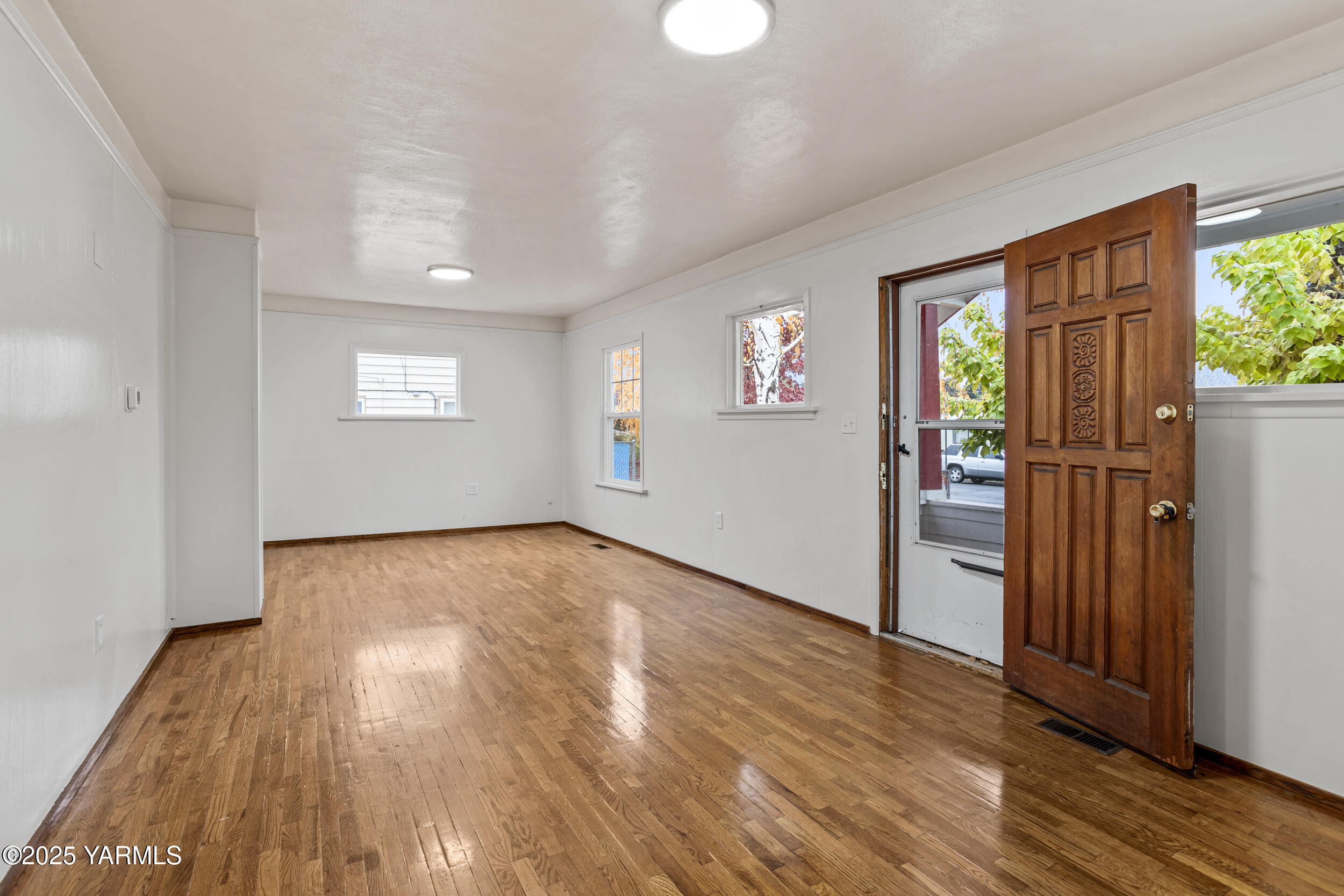 Yakima, Washington 98902, United States, 4 Bedrooms Bedrooms, ,2 BathroomsBathrooms,Residential,Active,238956