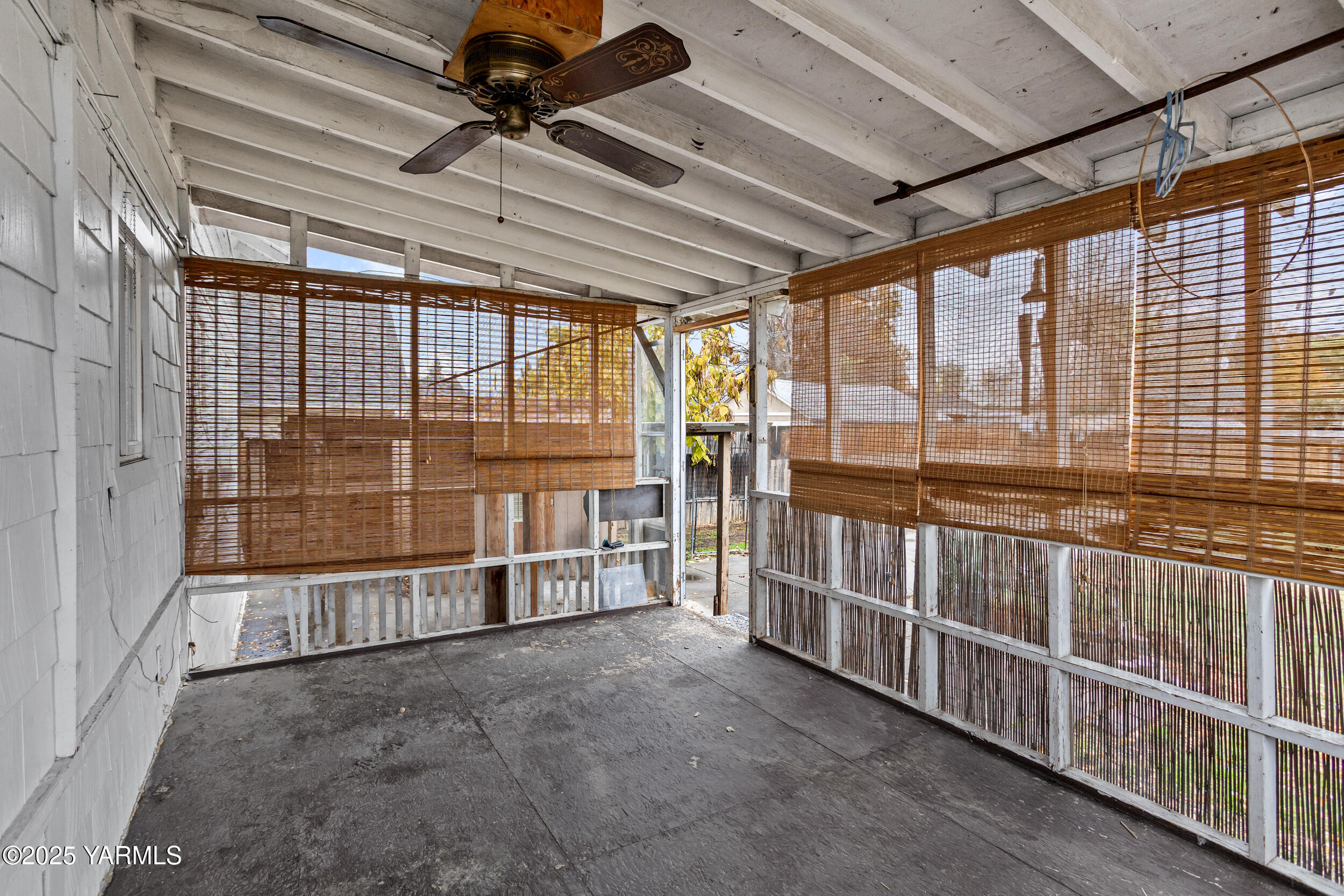 Yakima, Washington 98902, United States, 4 Bedrooms Bedrooms, ,2 BathroomsBathrooms,Residential,Active,238956