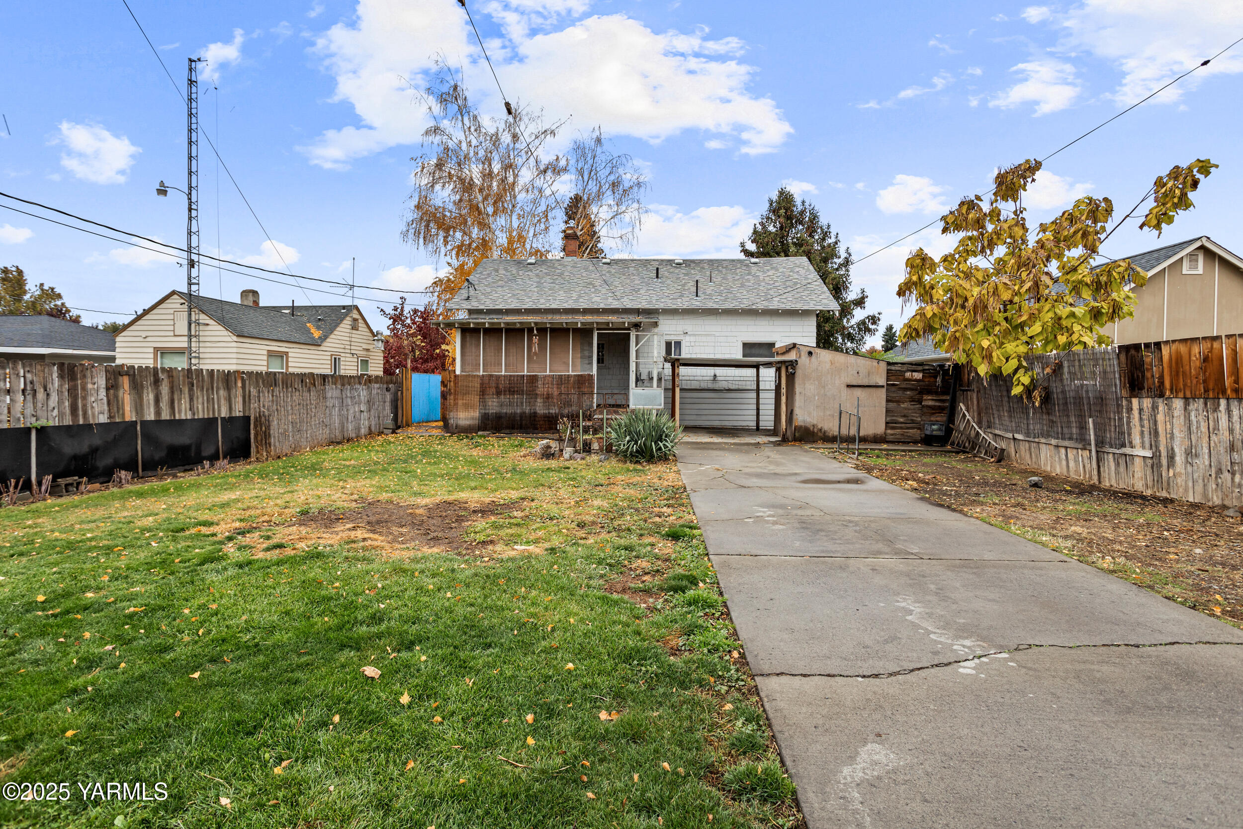 Yakima, Washington 98902, United States, 4 Bedrooms Bedrooms, ,2 BathroomsBathrooms,Residential,Active,238956