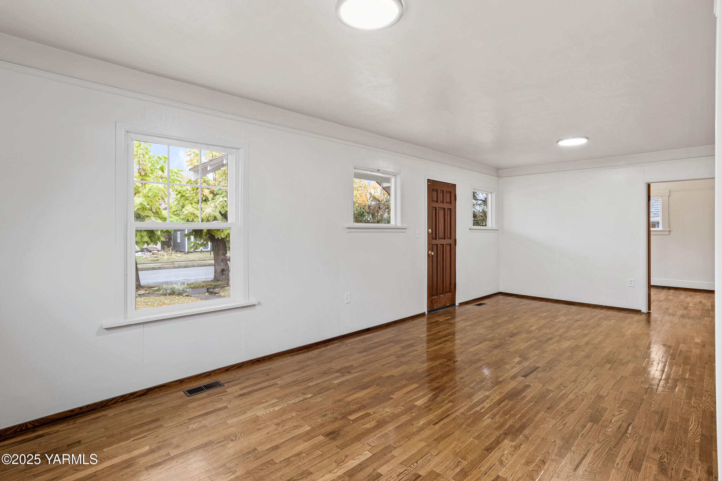 Yakima, Washington 98902, United States, 4 Bedrooms Bedrooms, ,2 BathroomsBathrooms,Residential,Active,238956