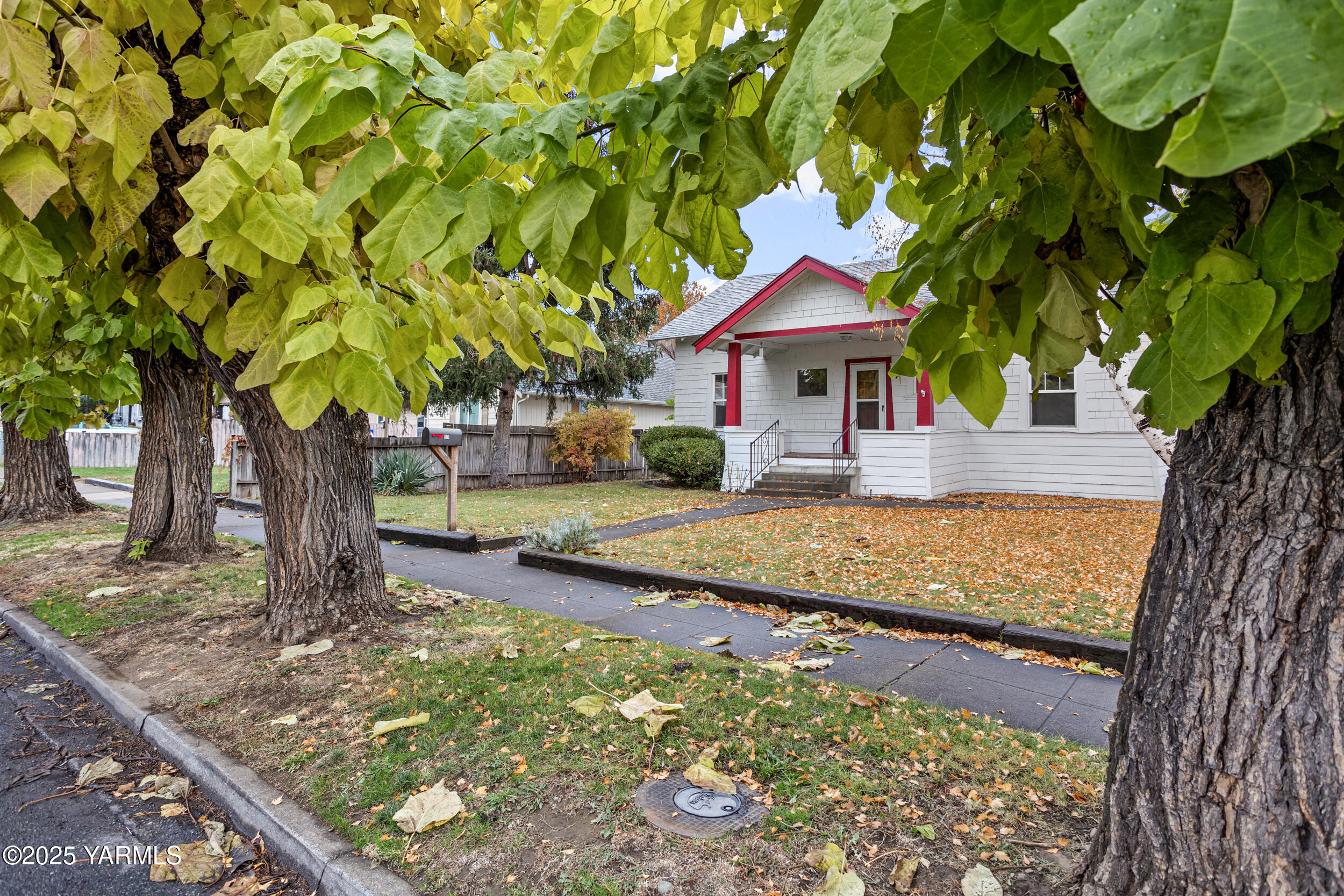 Yakima, Washington 98902, United States, 4 Bedrooms Bedrooms, ,2 BathroomsBathrooms,Residential,Active,238956