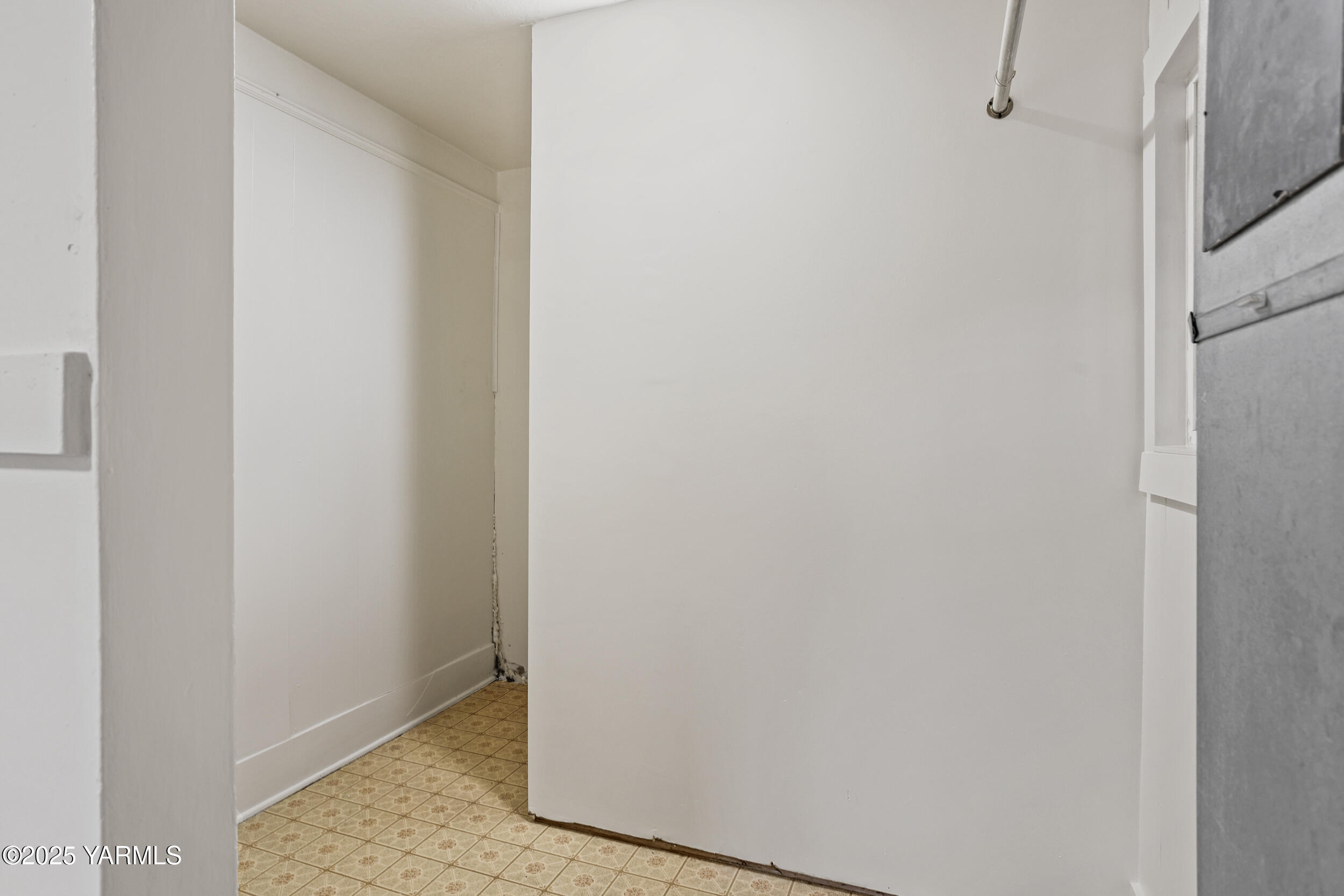 Yakima, Washington 98902, United States, 4 Bedrooms Bedrooms, ,2 BathroomsBathrooms,Residential,Active,238956