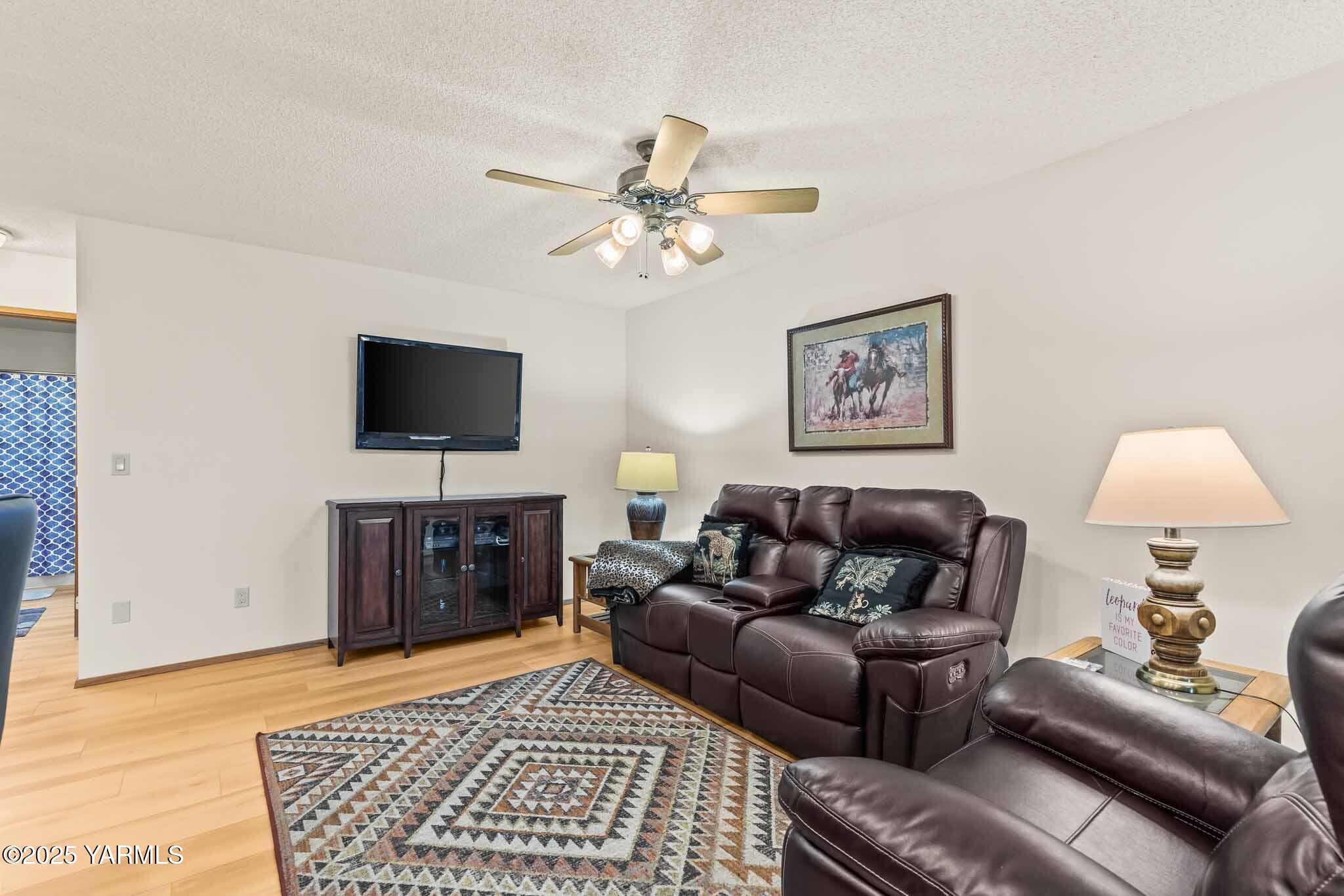 Yakima, Washington 98908, United States, 3 Bedrooms Bedrooms, ,2 BathroomsBathrooms,Residential,Active,204511