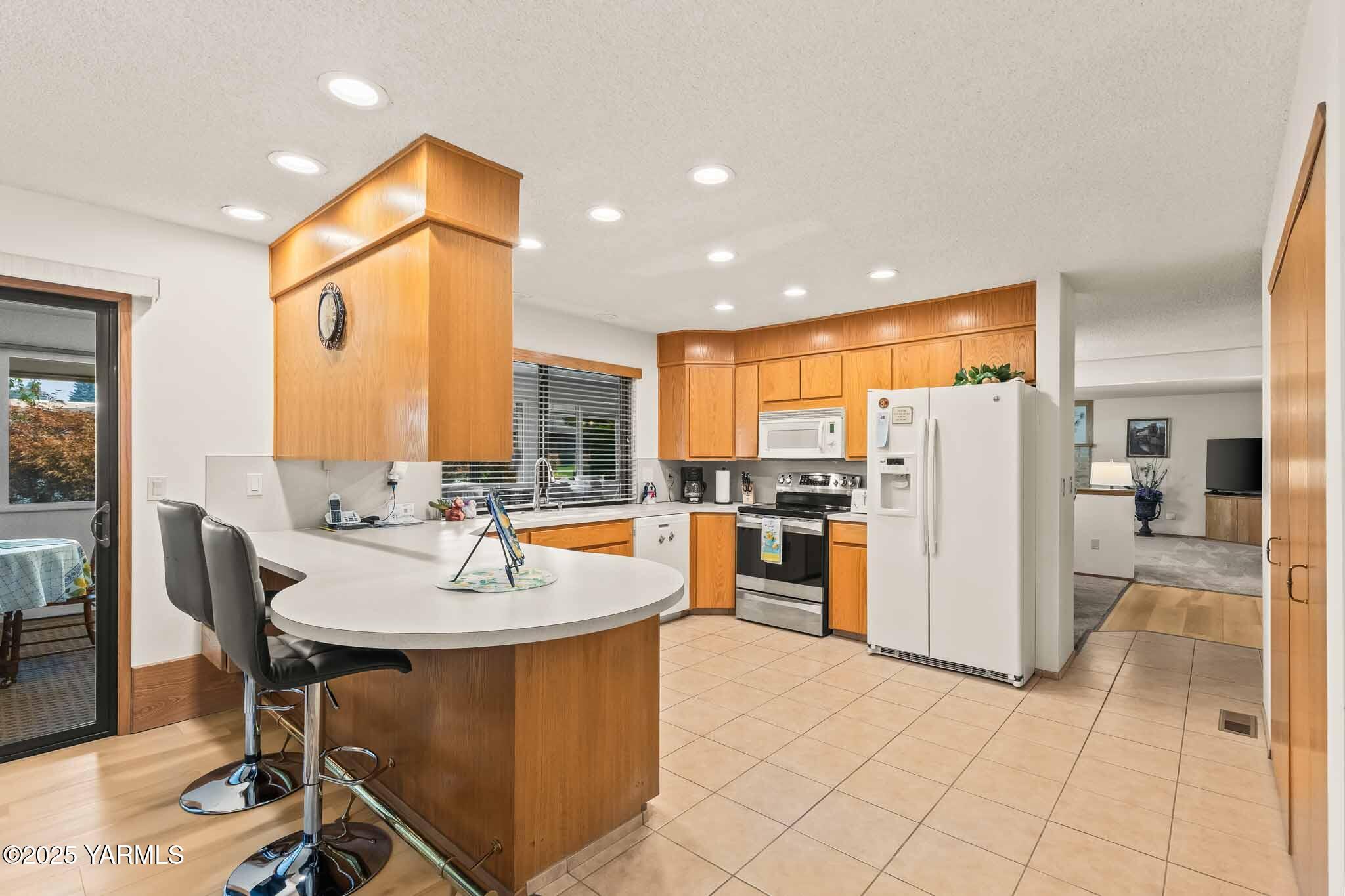 Yakima, Washington 98908, United States, 3 Bedrooms Bedrooms, ,2 BathroomsBathrooms,Residential,Active,204511