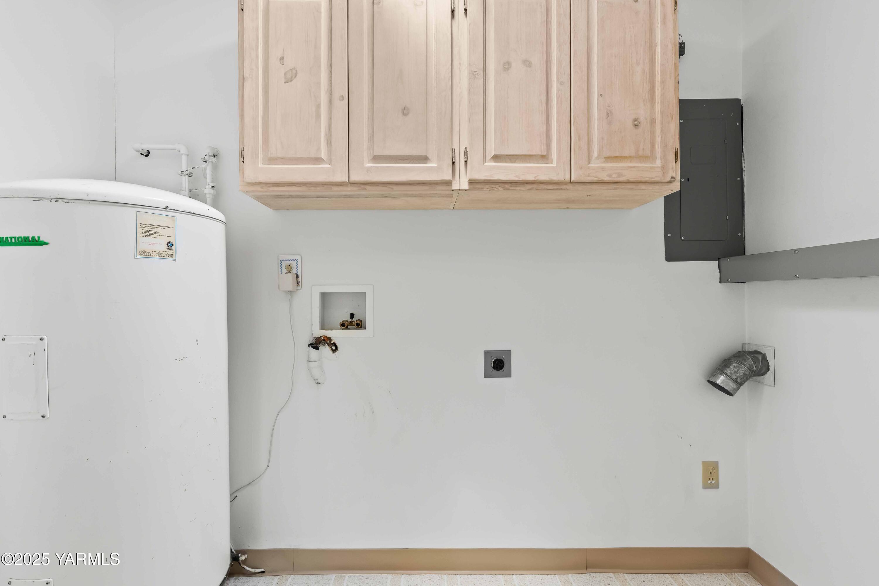 Yakima, Washington 98908, United States, 3 Bedrooms Bedrooms, ,2 BathroomsBathrooms,Residential,Pending,162446