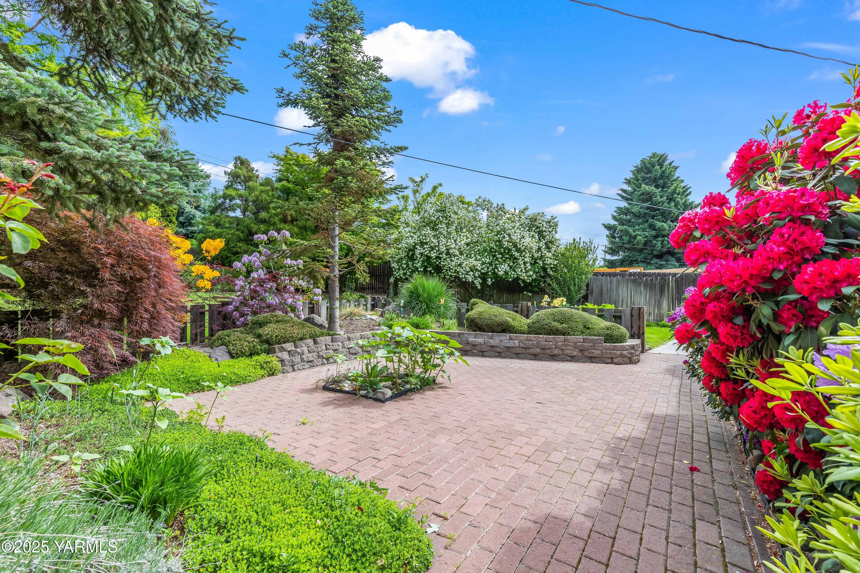 Yakima, Washington 98908, United States, 3 Bedrooms Bedrooms, ,2 BathroomsBathrooms,Residential,Pending,162446