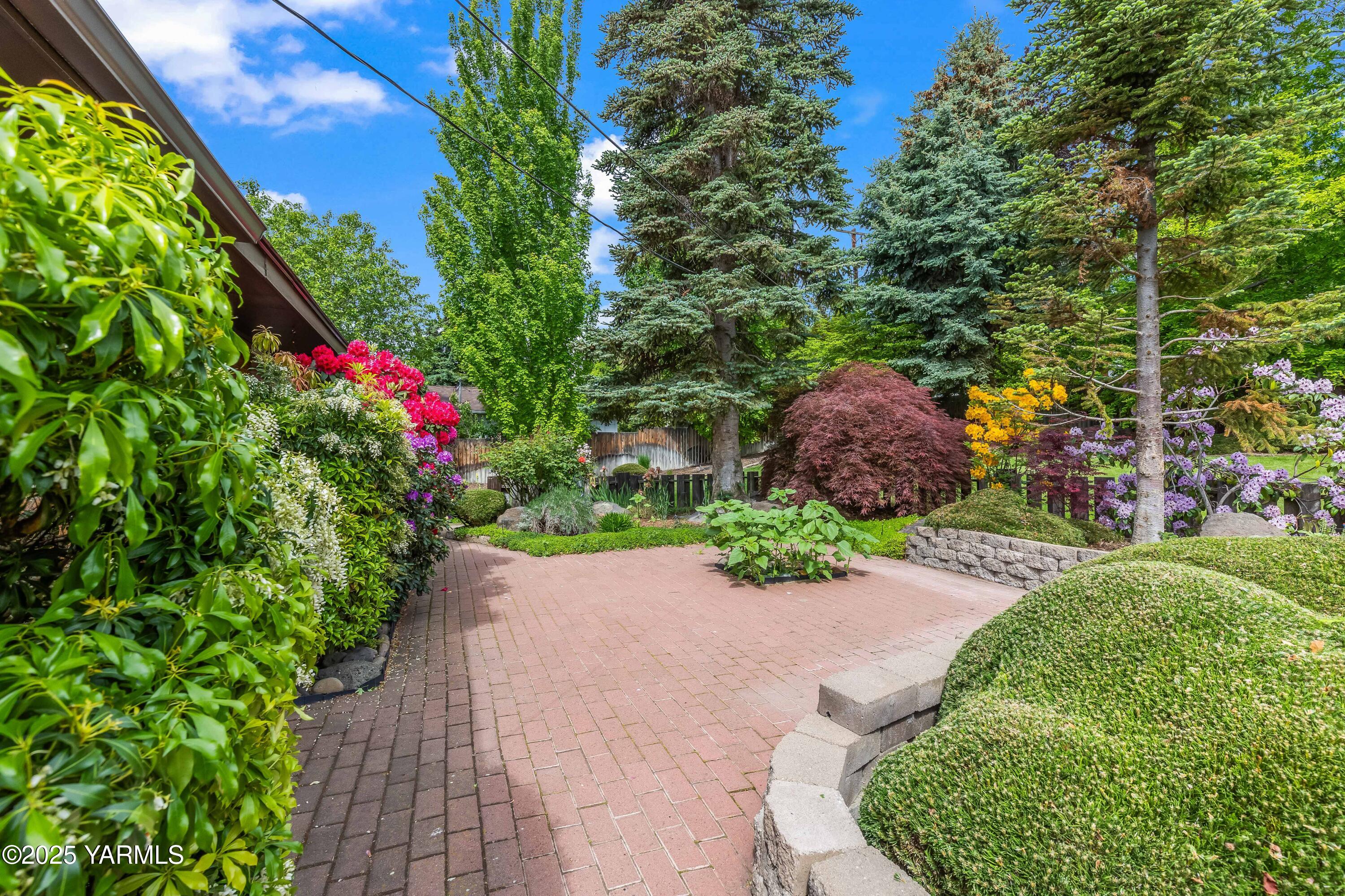 Yakima, Washington 98908, United States, 3 Bedrooms Bedrooms, ,2 BathroomsBathrooms,Residential,Pending,162446