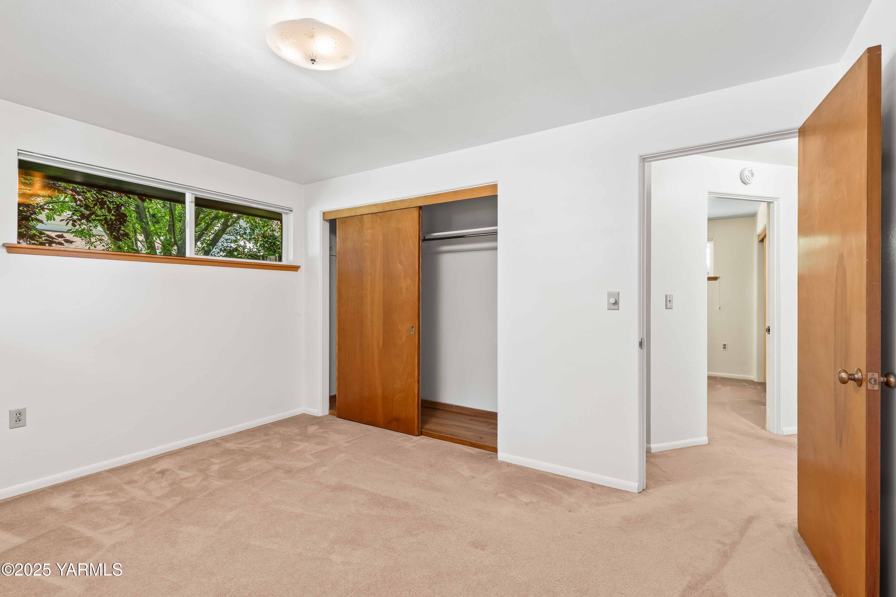 Yakima, Washington 98908, United States, 3 Bedrooms Bedrooms, ,2 BathroomsBathrooms,Residential,Pending,162446