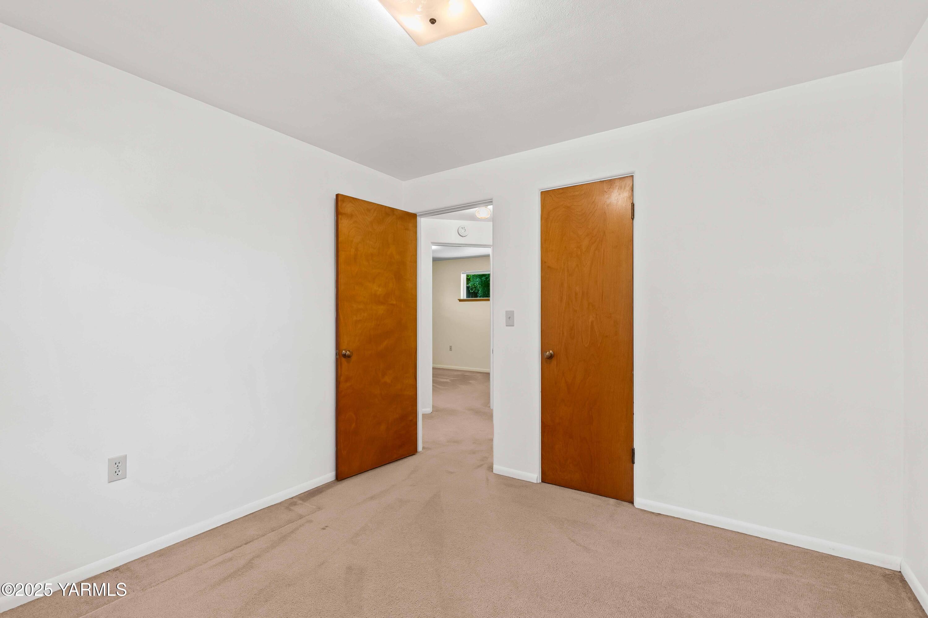 Yakima, Washington 98908, United States, 3 Bedrooms Bedrooms, ,2 BathroomsBathrooms,Residential,Pending,162446