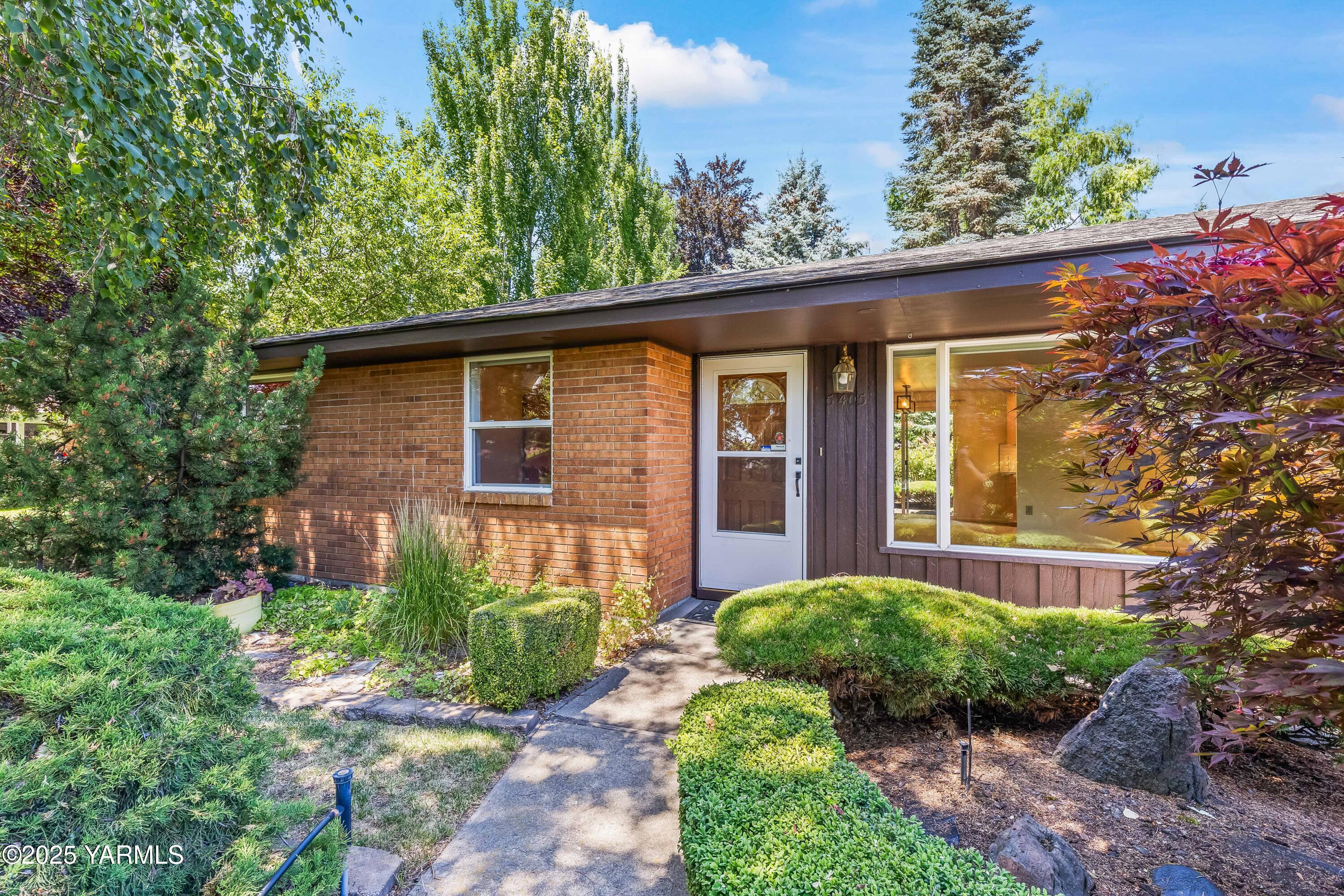 Yakima, Washington 98908, United States, 3 Bedrooms Bedrooms, ,2 BathroomsBathrooms,Residential,Pending,162446