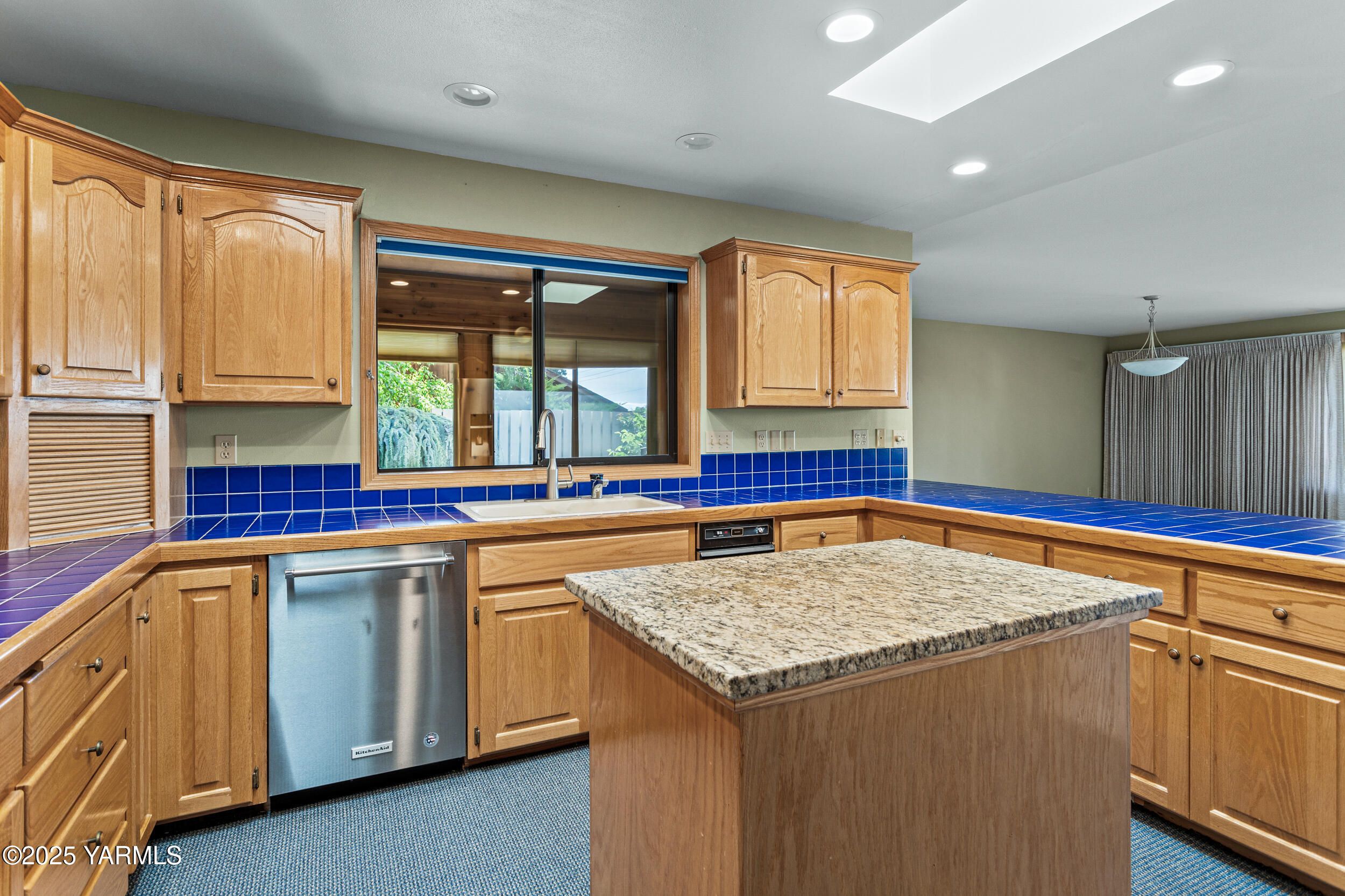 Yakima, Washington 98908, United States, 3 Bedrooms Bedrooms, ,3 BathroomsBathrooms,Residential,Active,122362