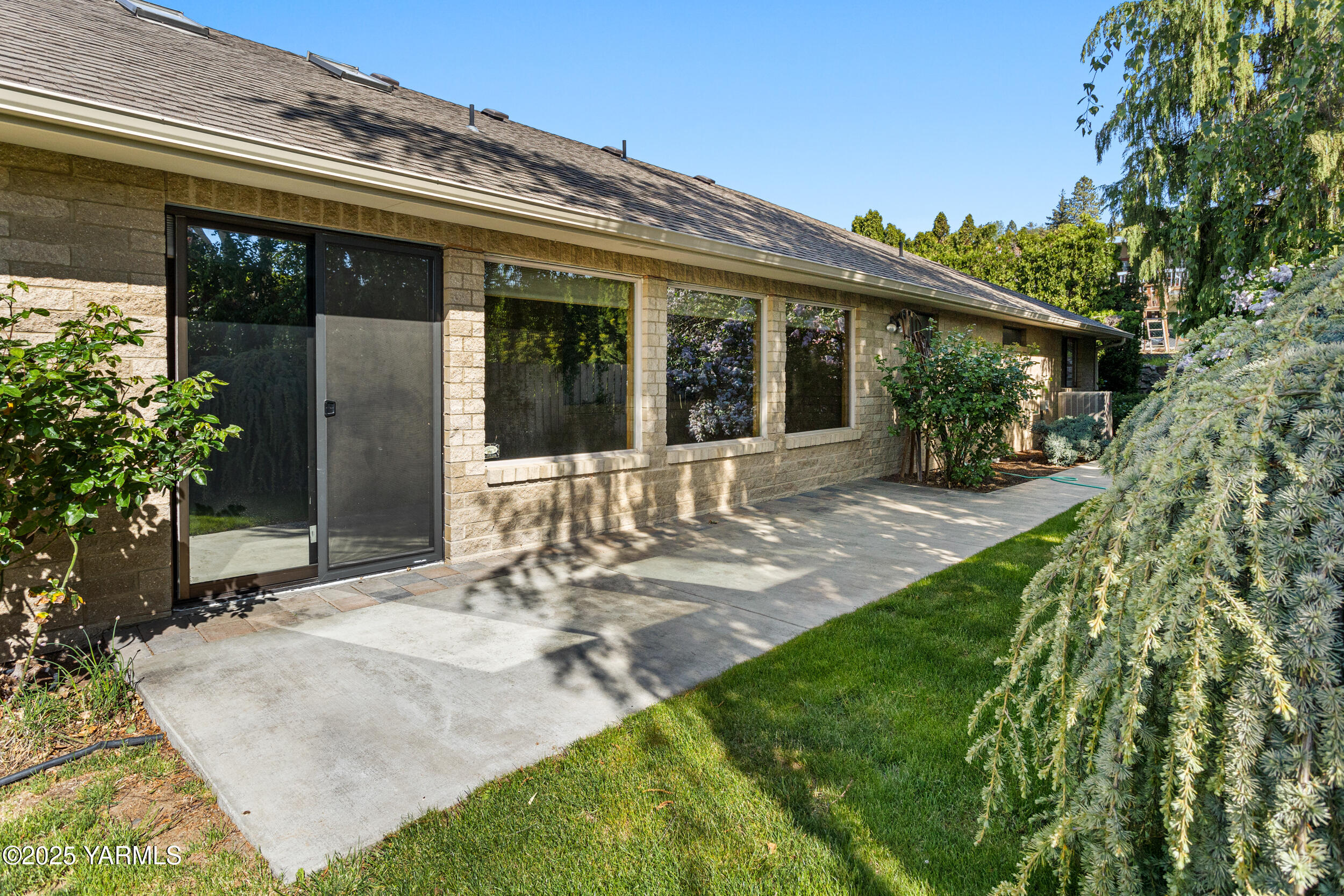 Yakima, Washington 98908, United States, 3 Bedrooms Bedrooms, ,3 BathroomsBathrooms,Residential,Active,122362