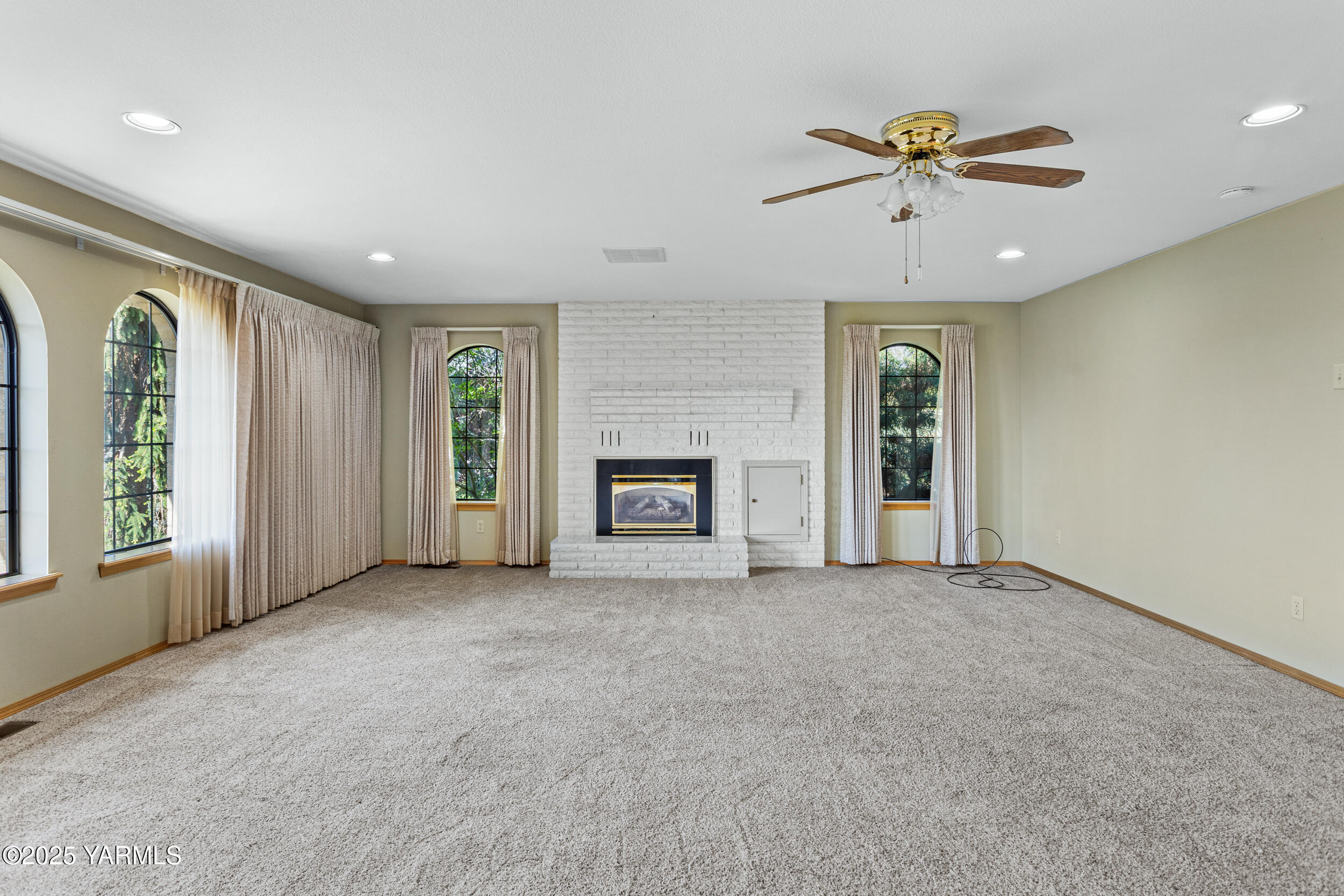 Yakima, Washington 98908, United States, 3 Bedrooms Bedrooms, ,3 BathroomsBathrooms,Residential,Active,122362