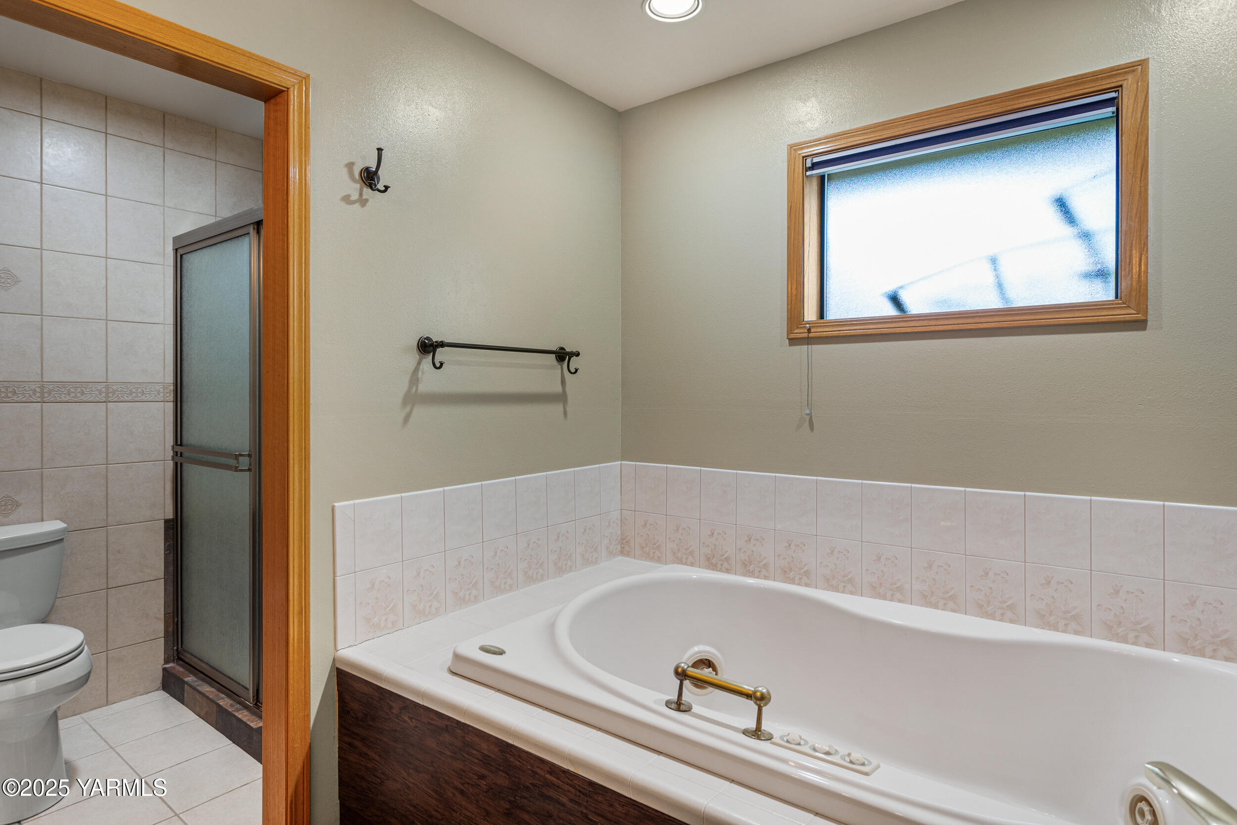 Yakima, Washington 98908, United States, 3 Bedrooms Bedrooms, ,3 BathroomsBathrooms,Residential,Active,122362