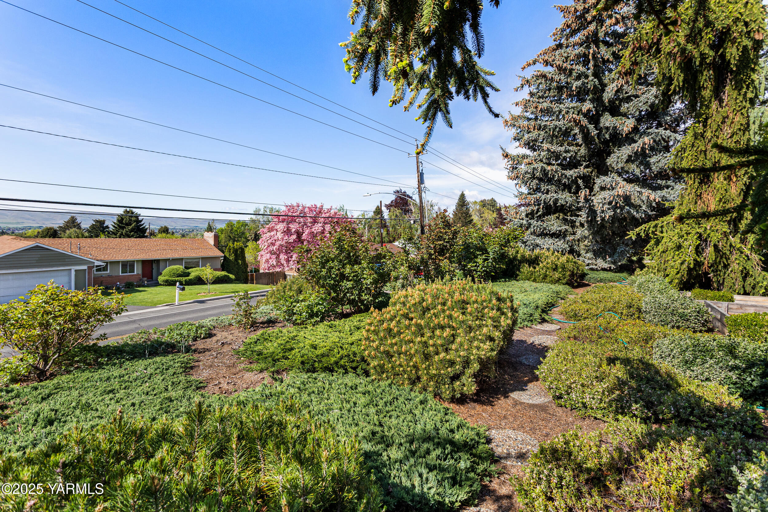 Yakima, Washington 98908, United States, 3 Bedrooms Bedrooms, ,3 BathroomsBathrooms,Residential,Active,122362