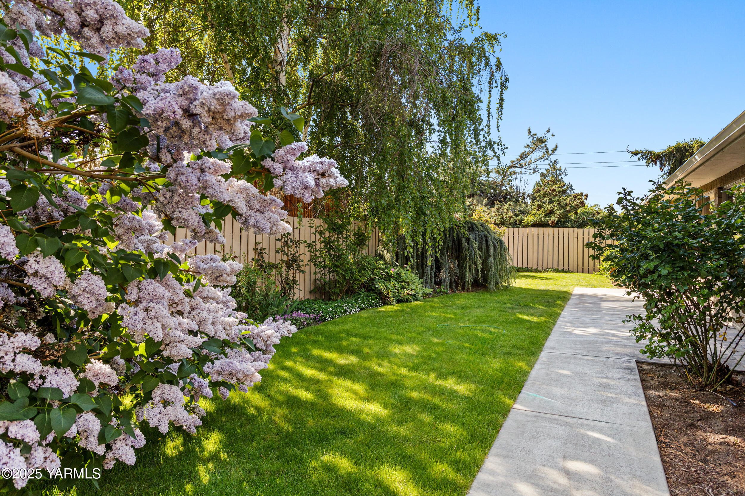 Yakima, Washington 98908, United States, 3 Bedrooms Bedrooms, ,3 BathroomsBathrooms,Residential,Active,122362